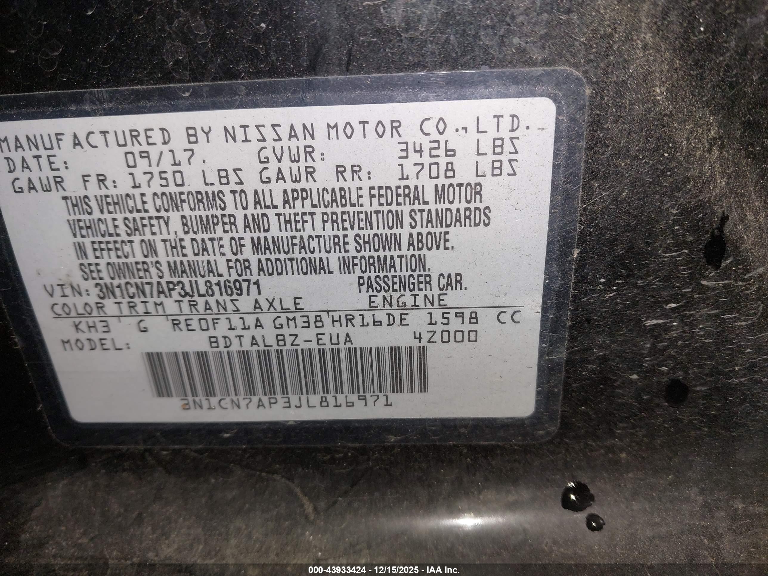 NISSAN VERSA image 9