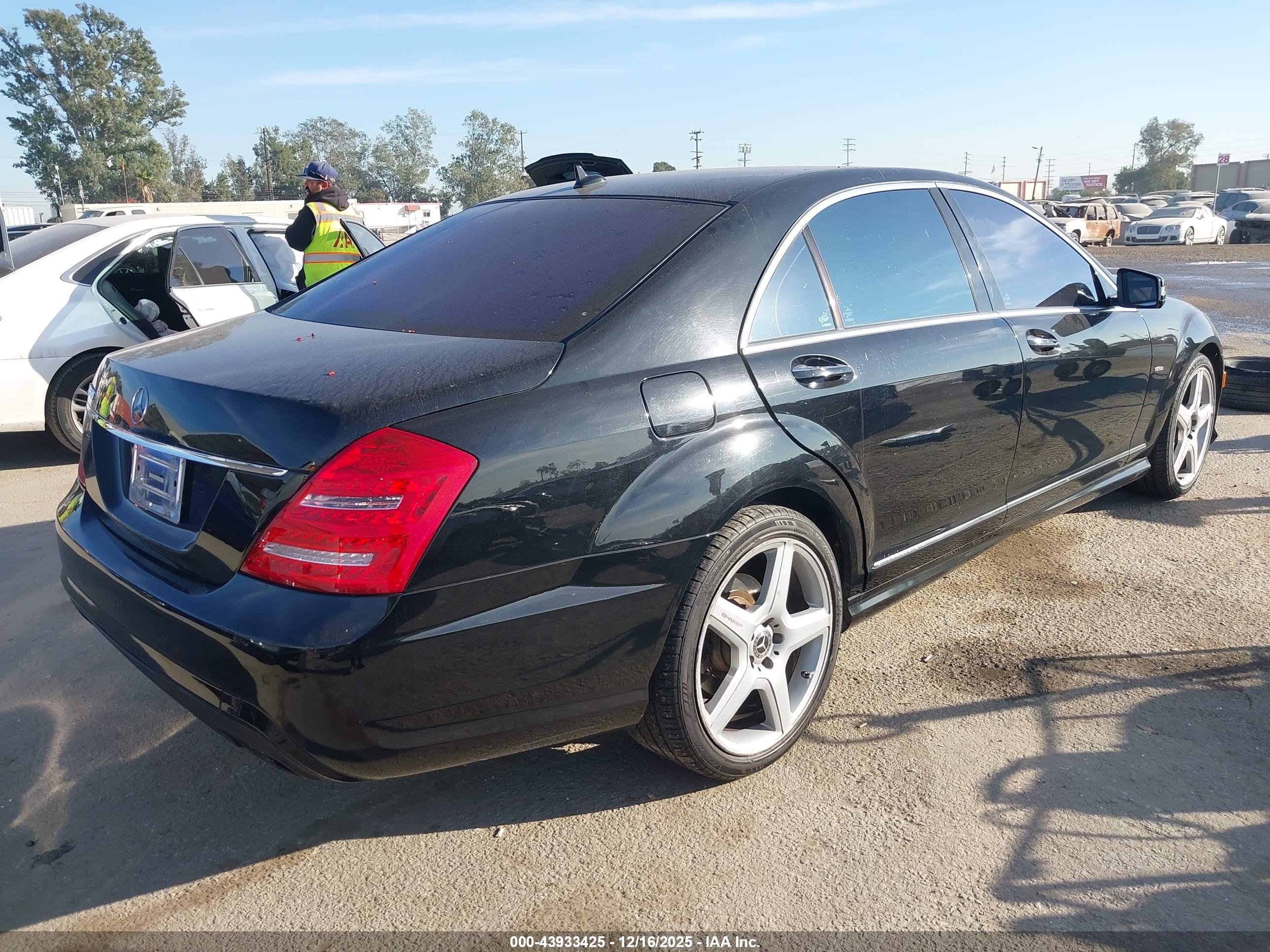 MERCEDES-BENZ S image 4