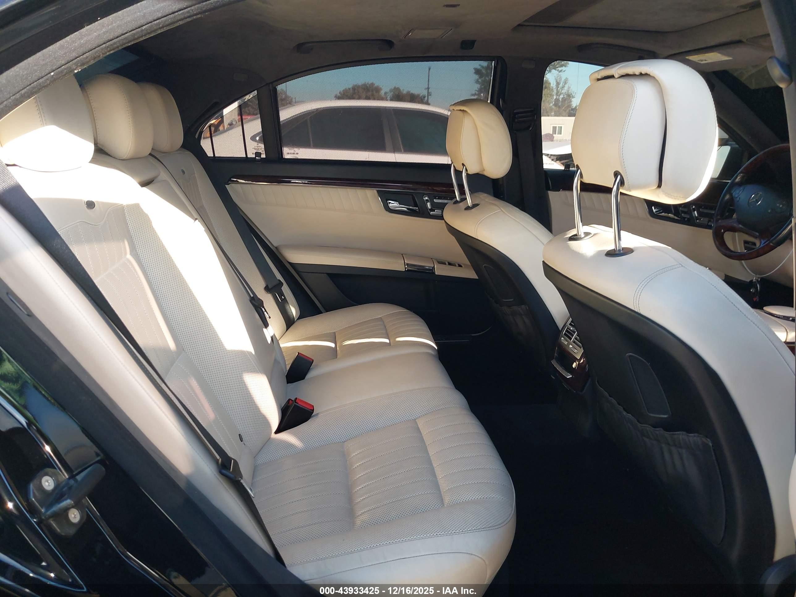 MERCEDES-BENZ S image 8