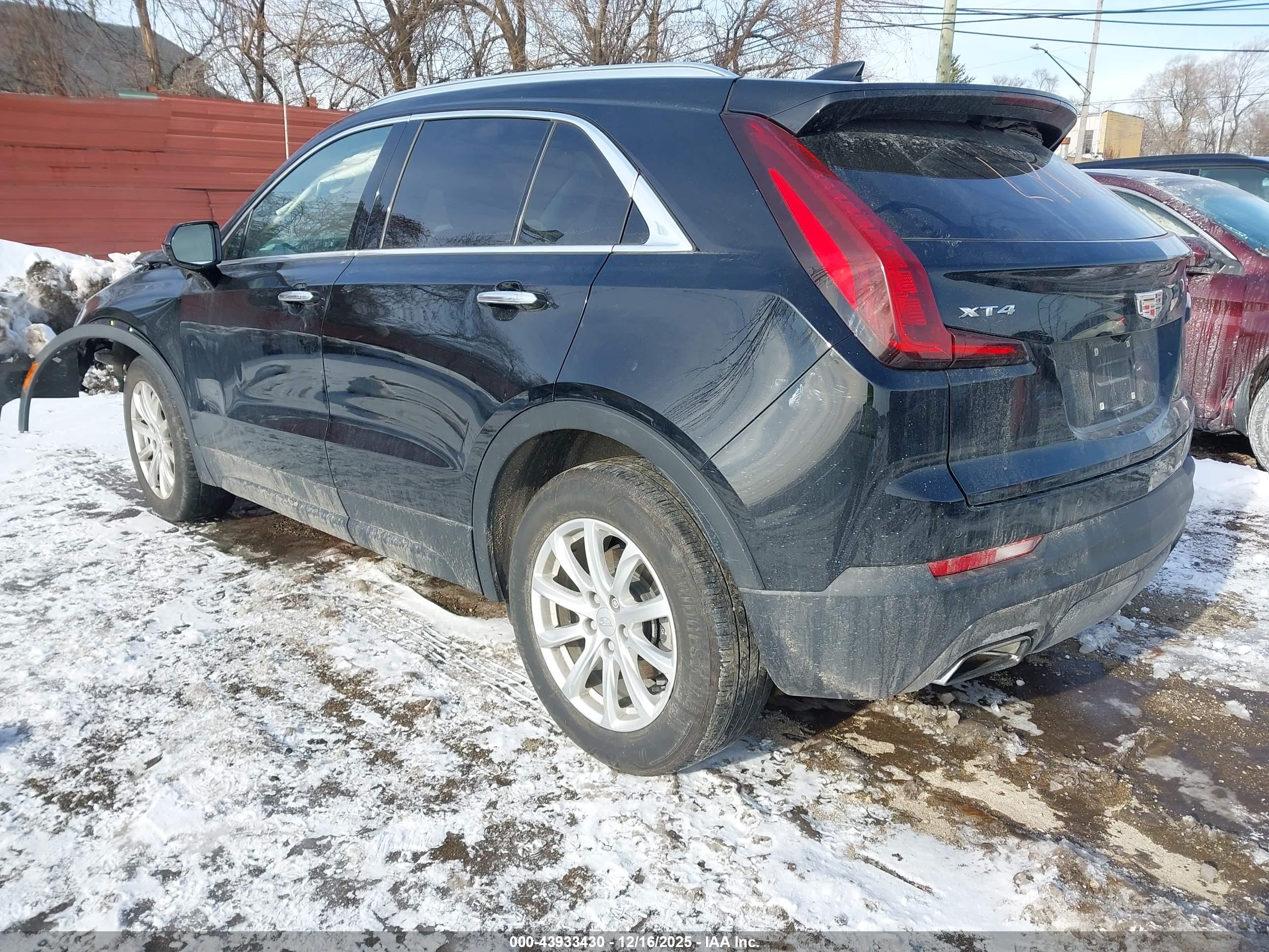 CADILLAC XT4 image 3