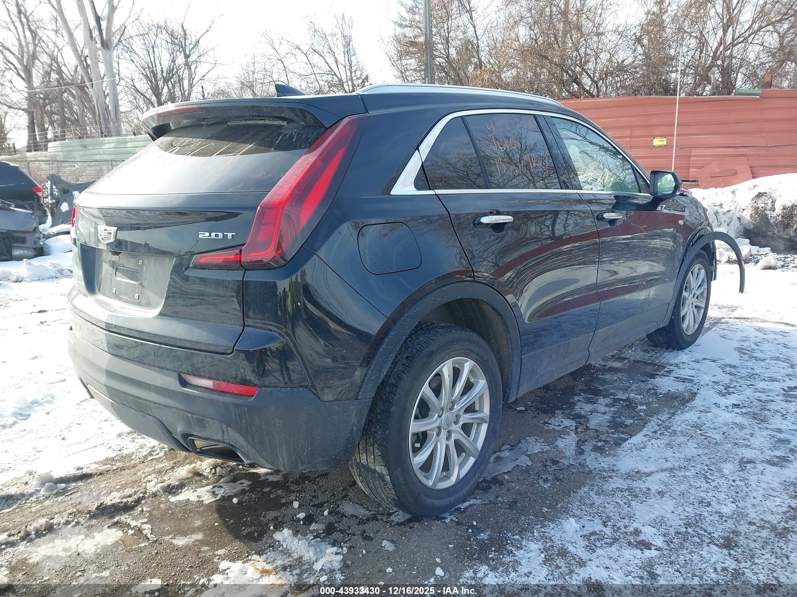 CADILLAC XT4 image 4