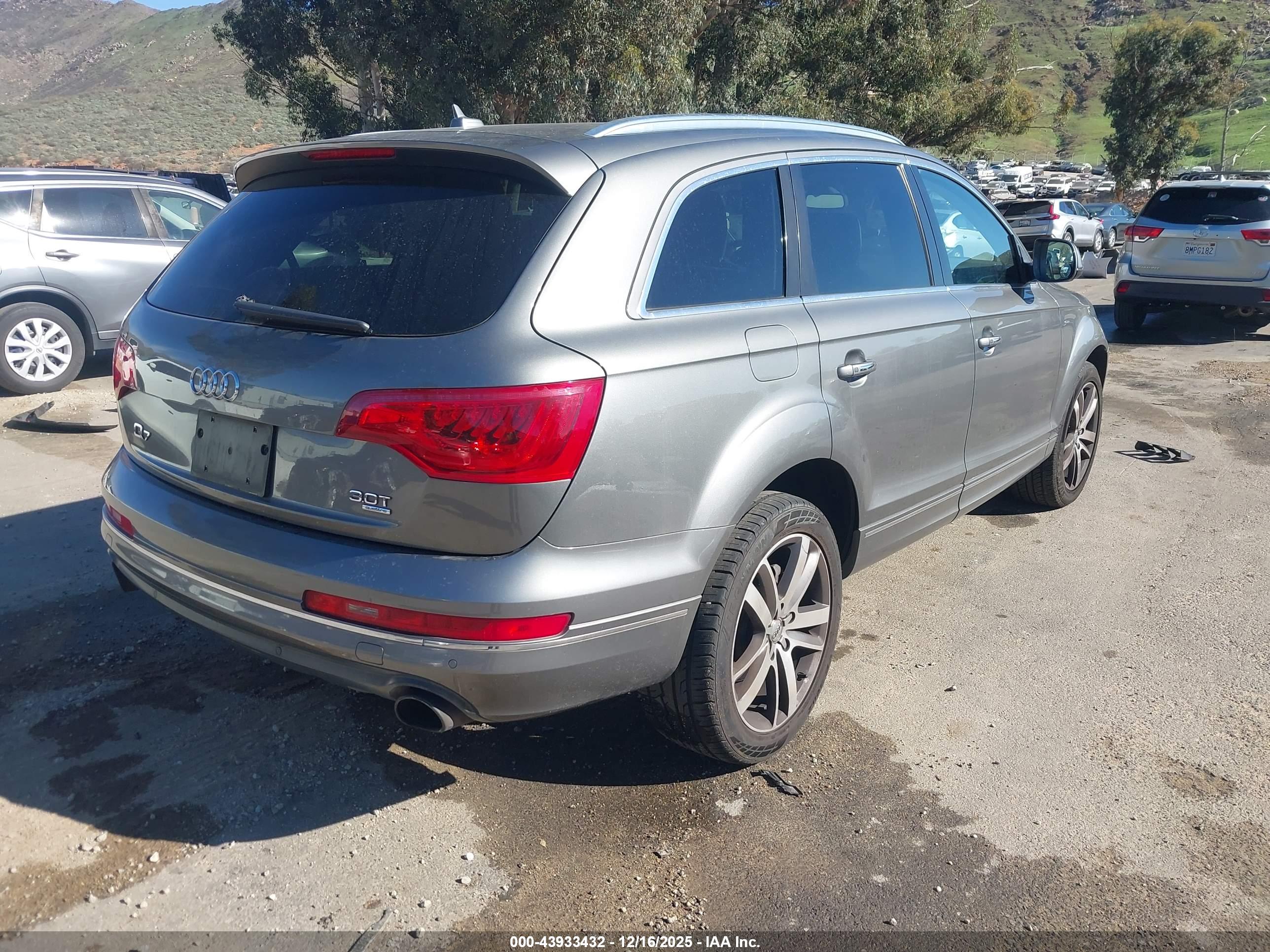 AUDI Q7 image 4
