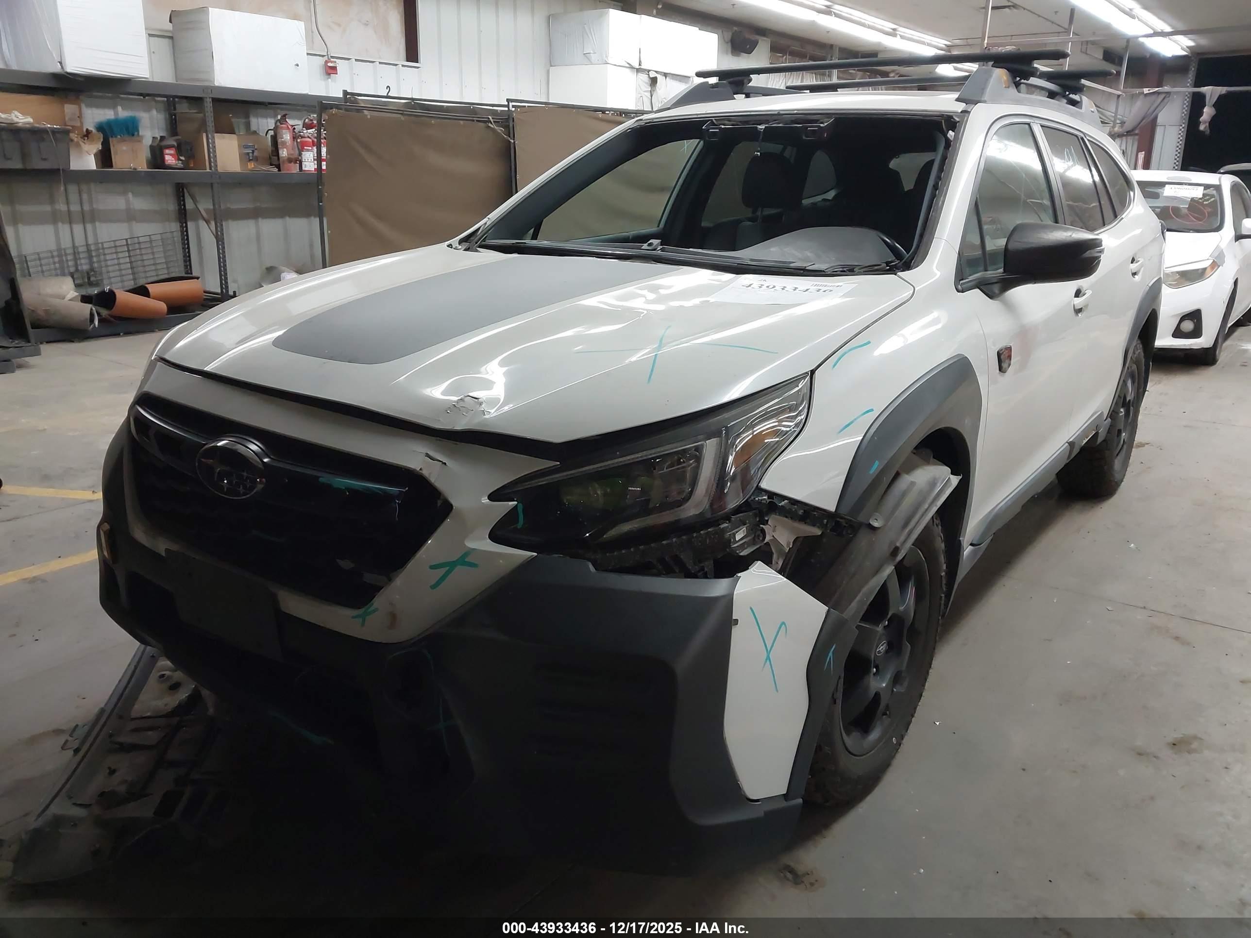 SUBARU OUTBACK image 2