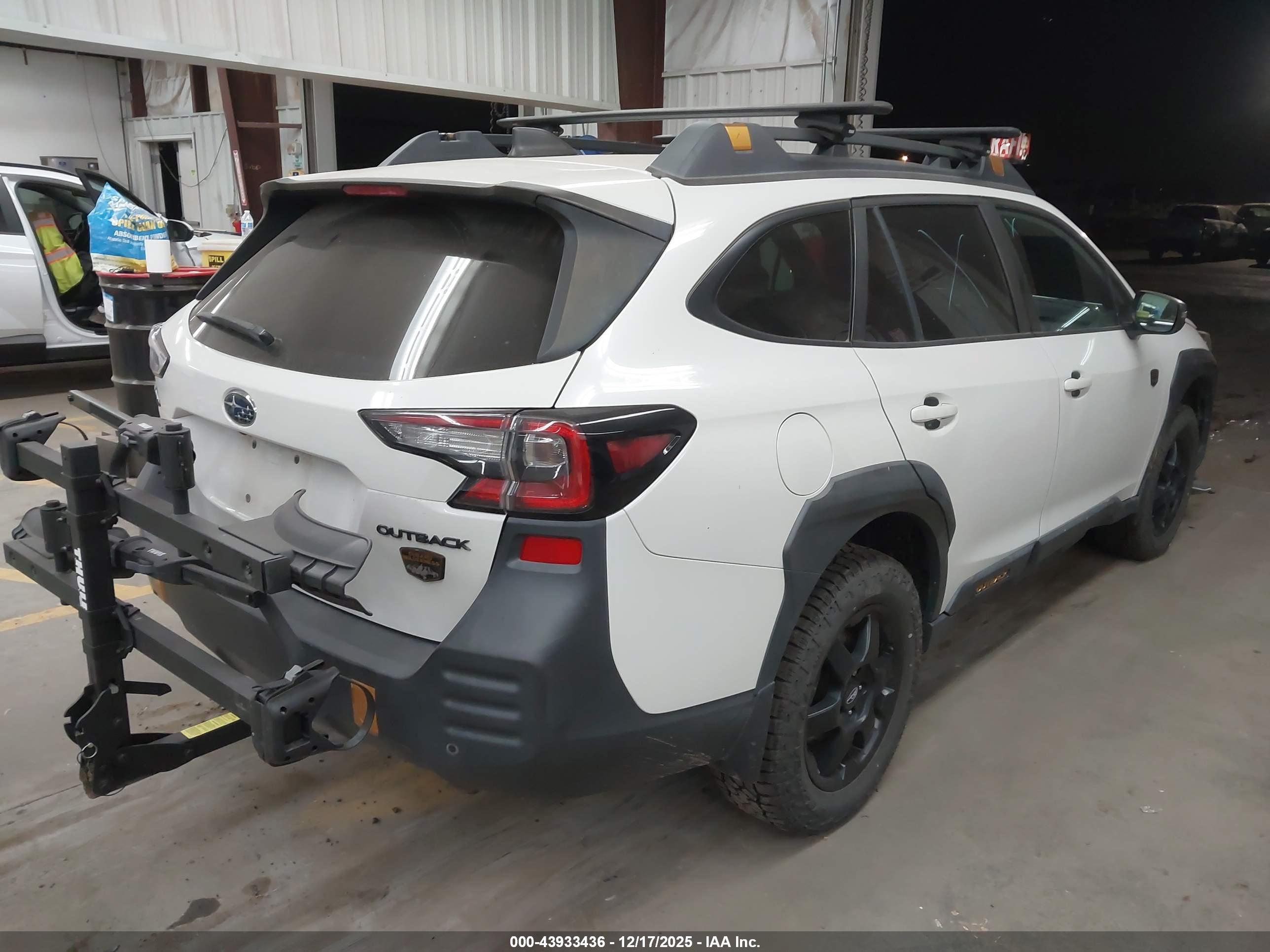 SUBARU OUTBACK image 4