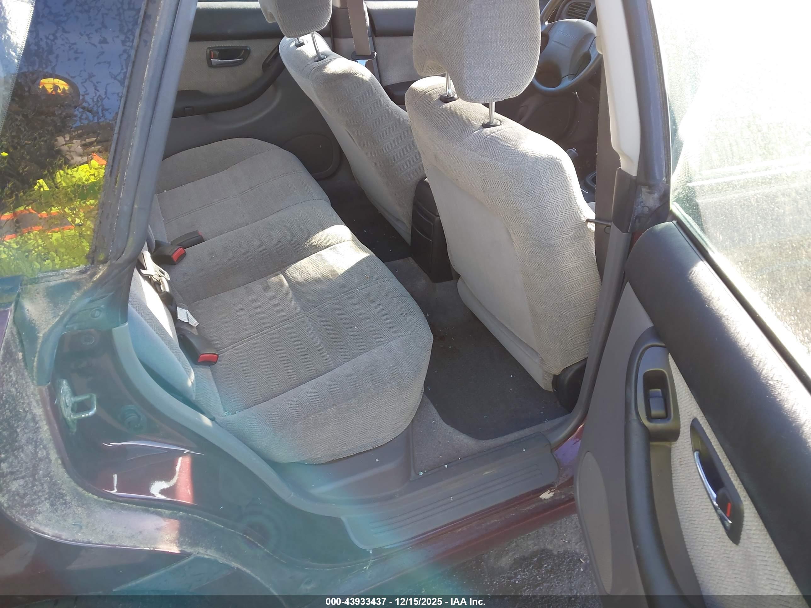 SUBARU LEGACY image 8