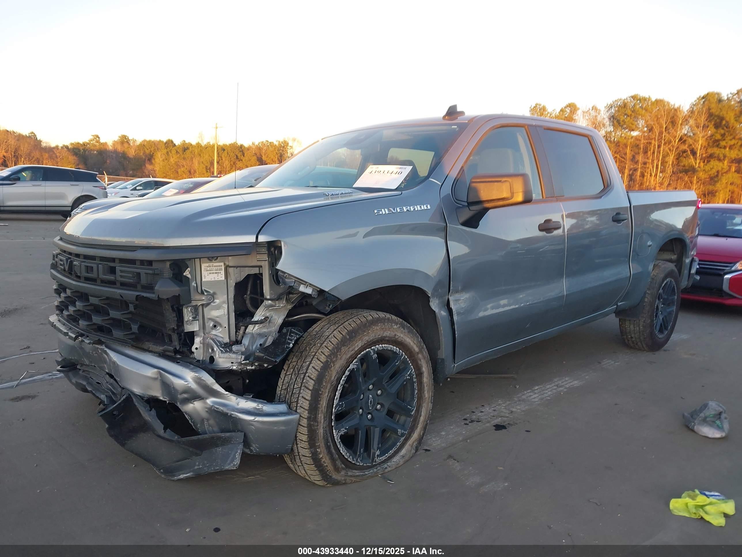 CHEVROLET SILVERADO image 2