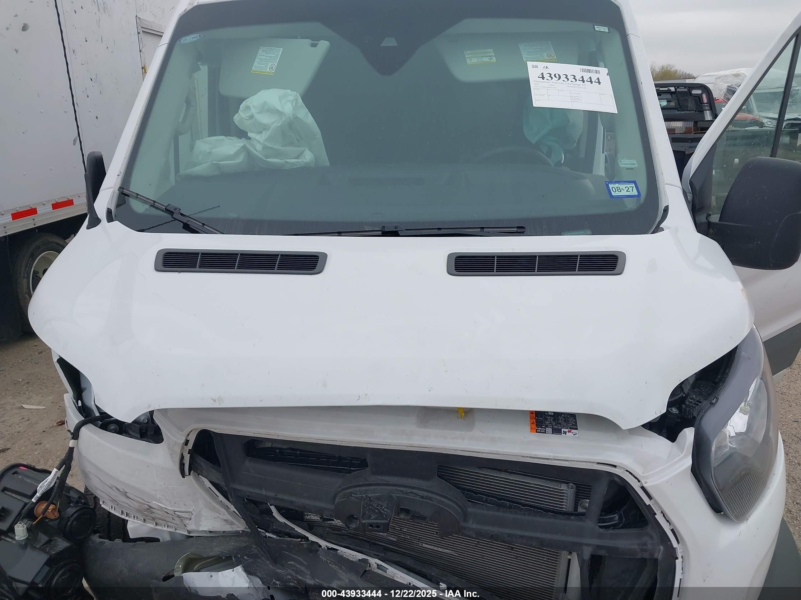 FORD TRANSIT-250 image 10