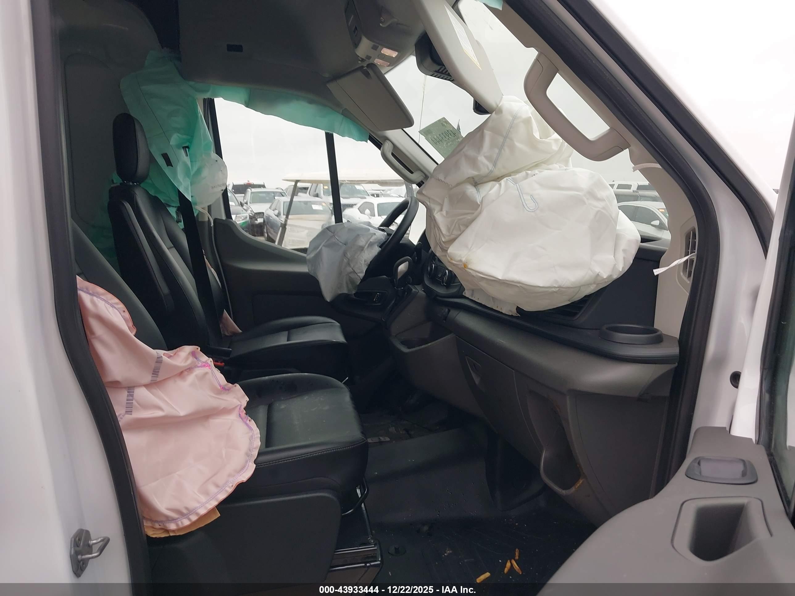 FORD TRANSIT-250 image 5