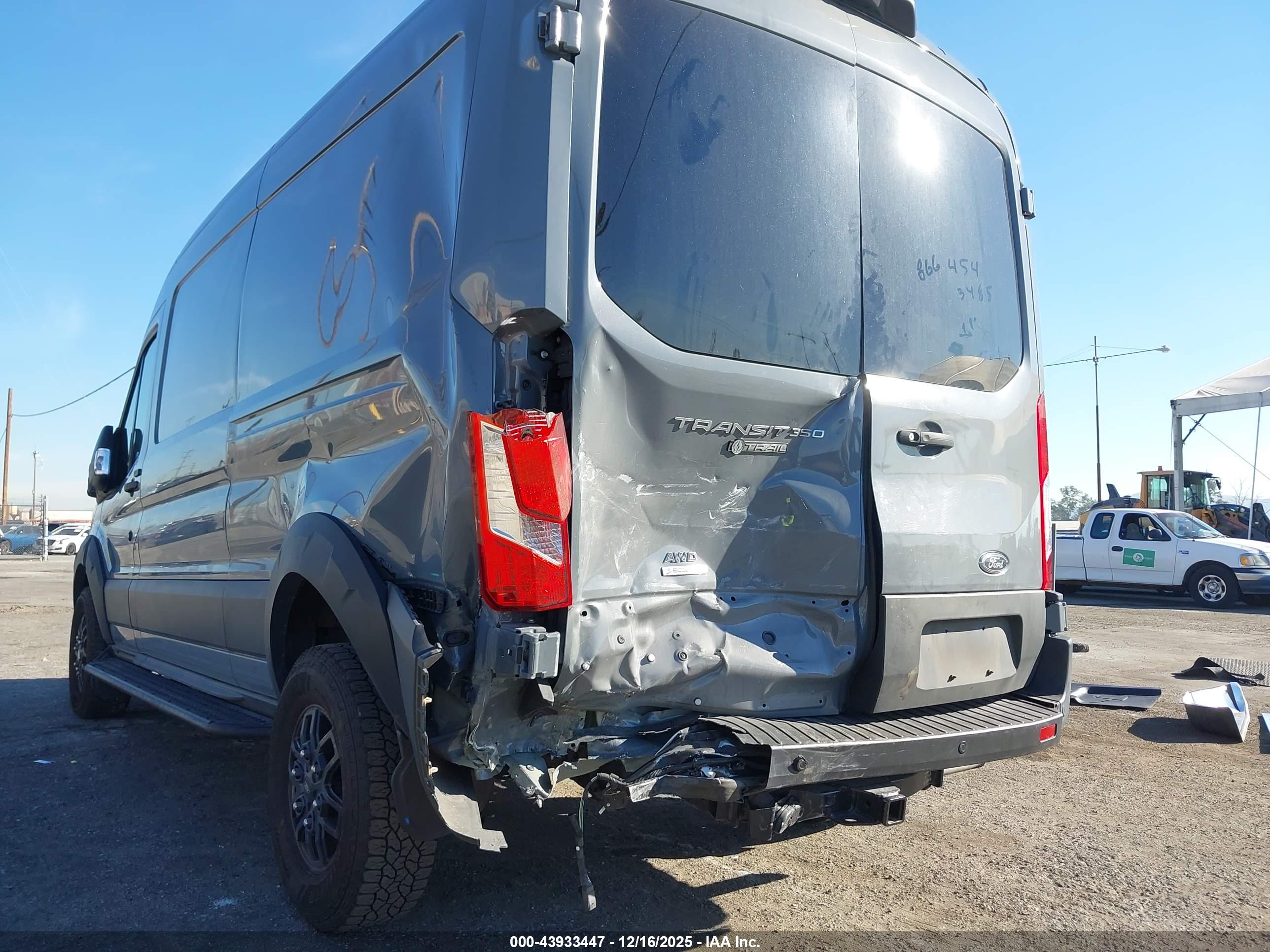 FORD TRANSIT-350 image 6
