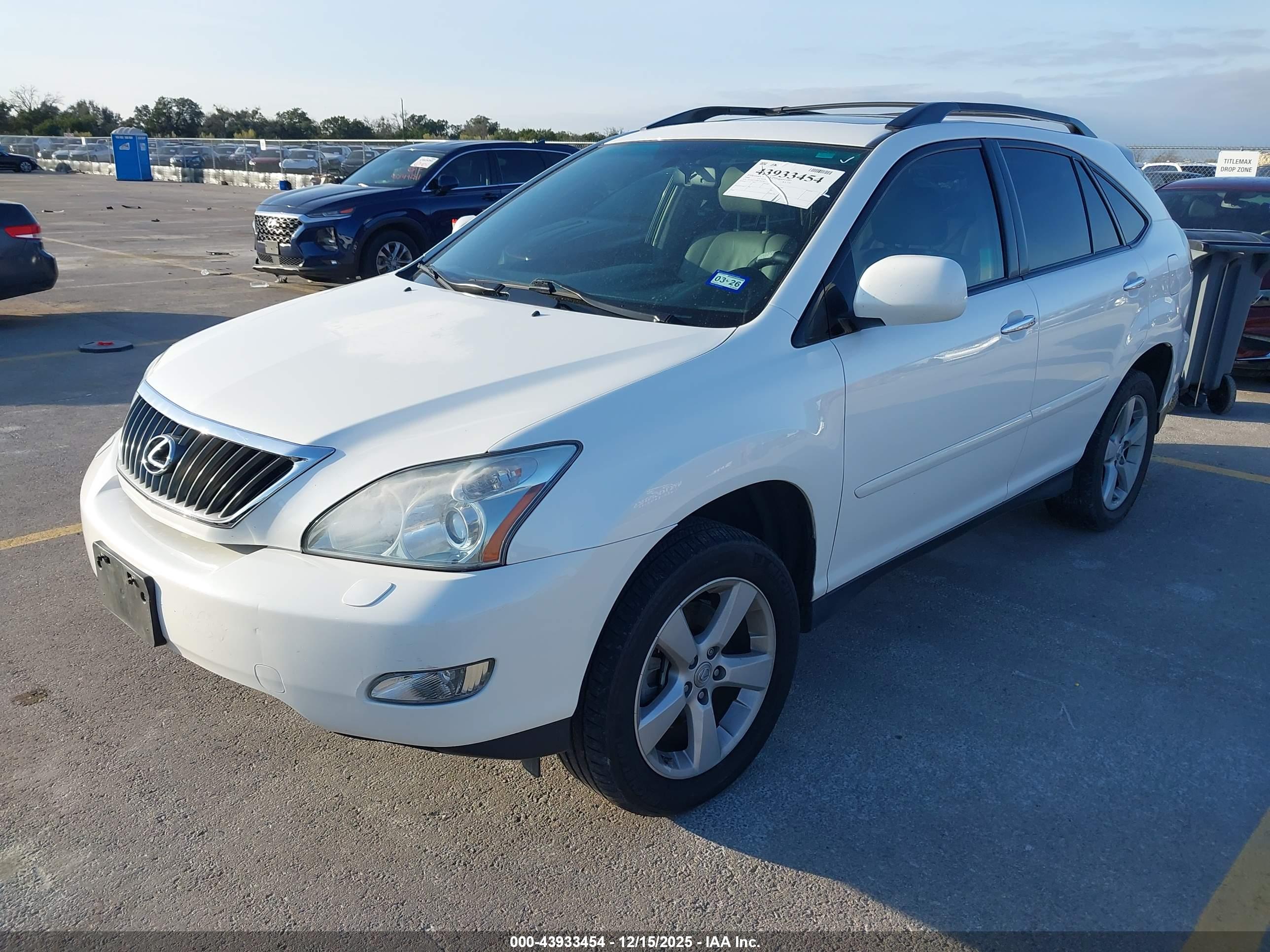 LEXUS RX image 2