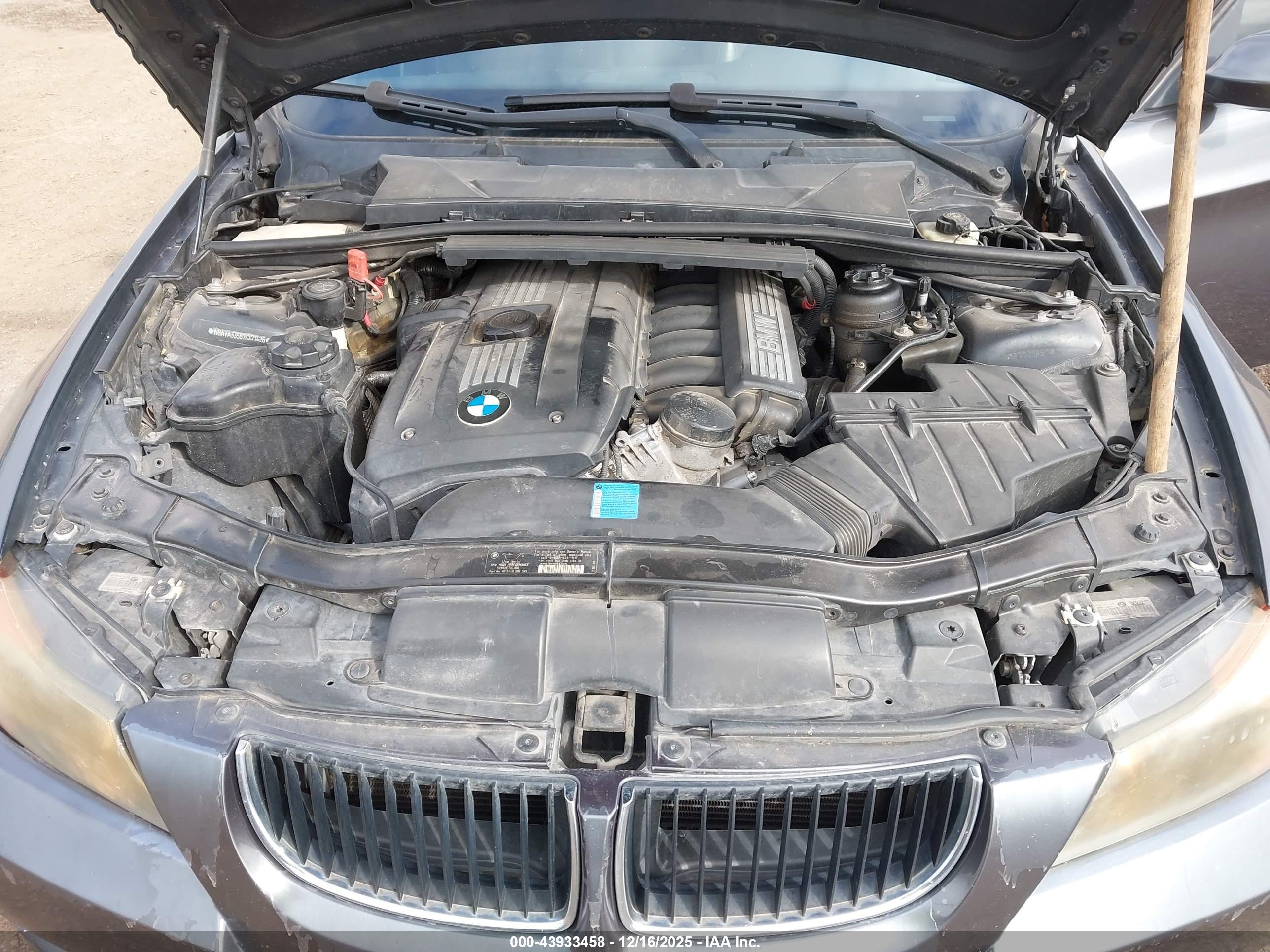 BMW 328I image 10