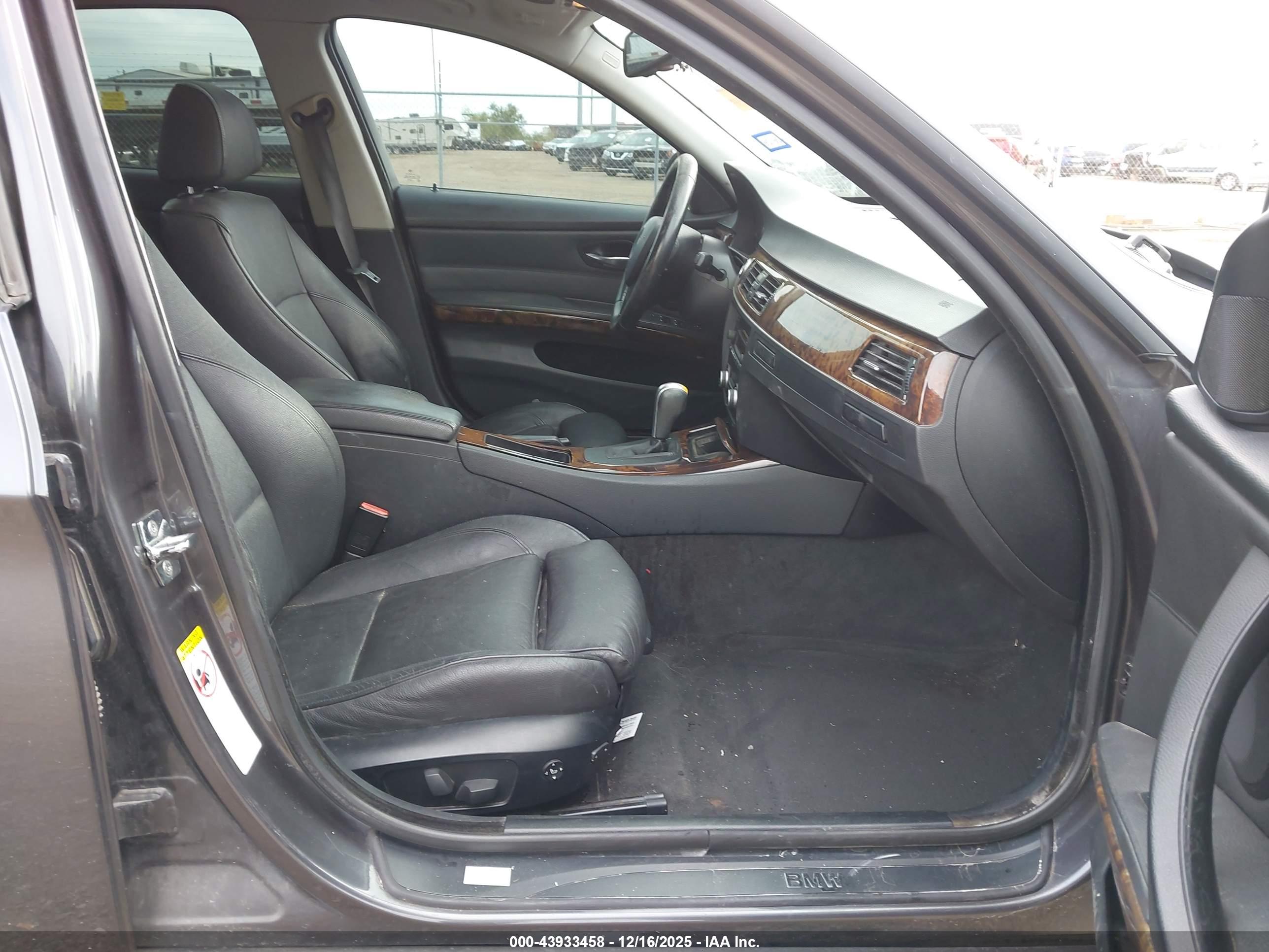 BMW 328I image 5