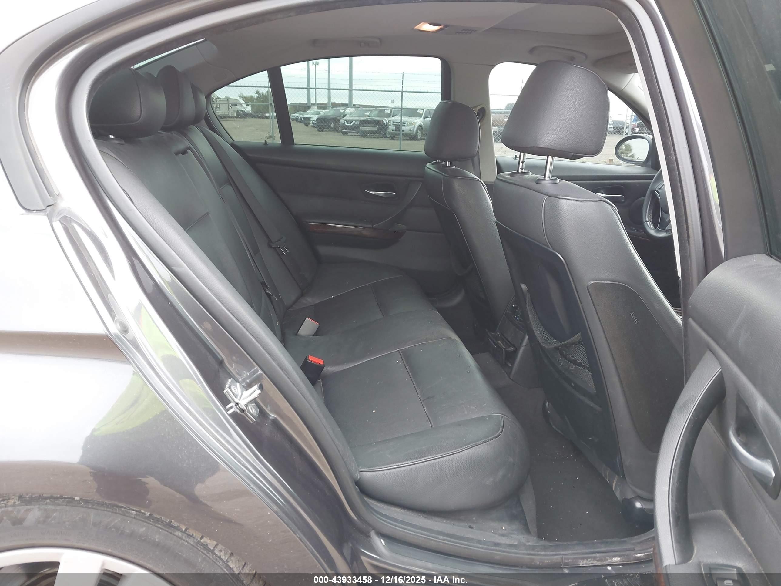 BMW 328I image 8