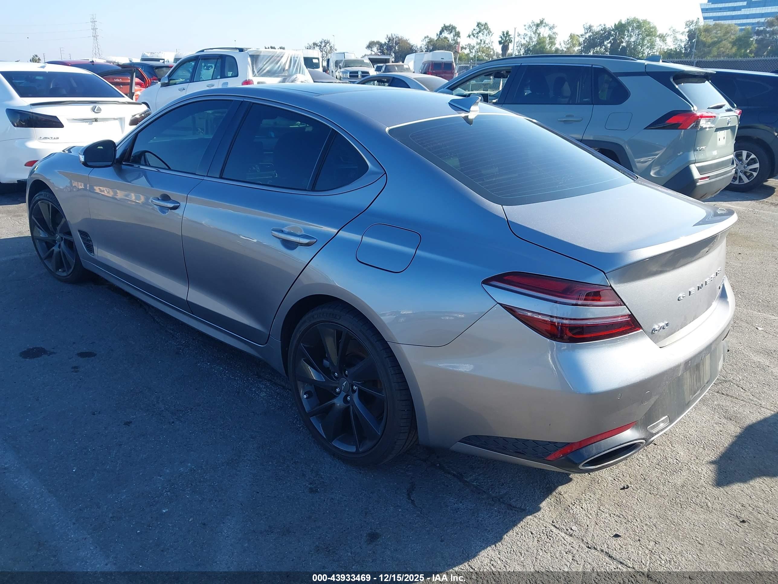 GENESIS G70 image 3