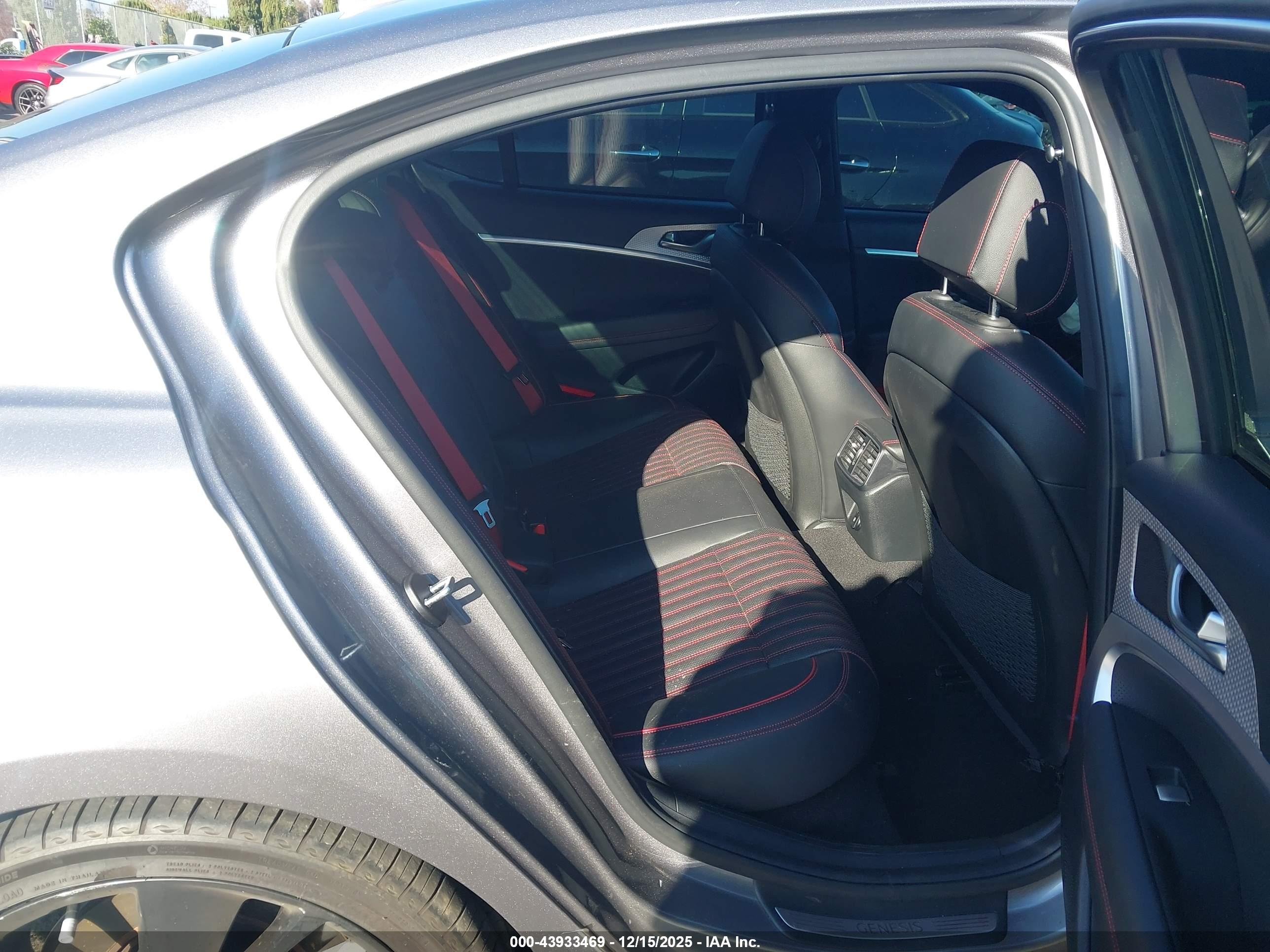 GENESIS G70 image 8
