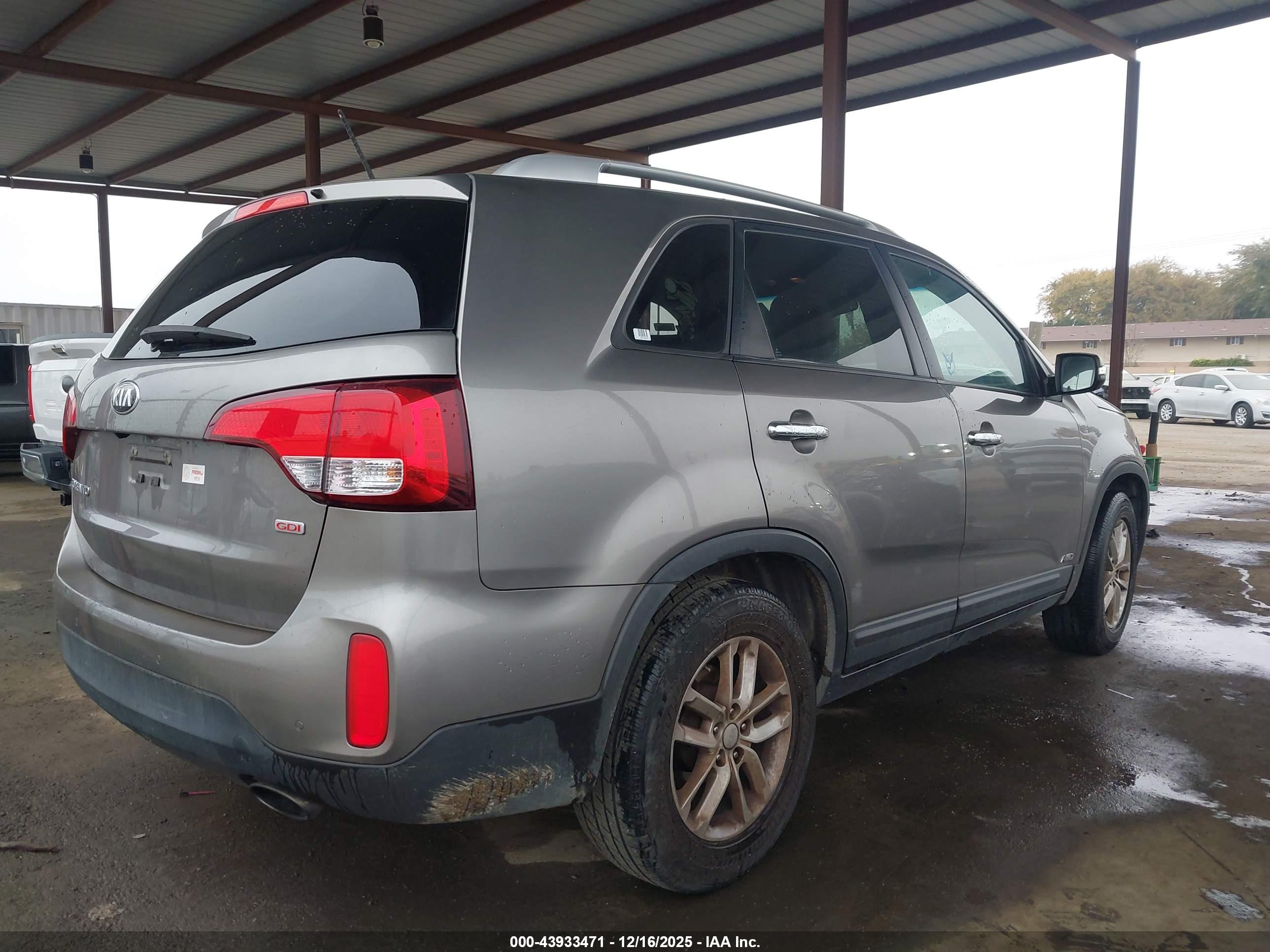 KIA SORENTO image 4