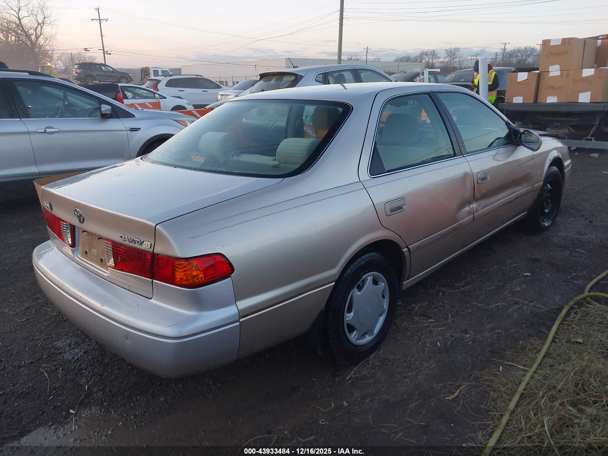 TOYOTA CAMRY image 4