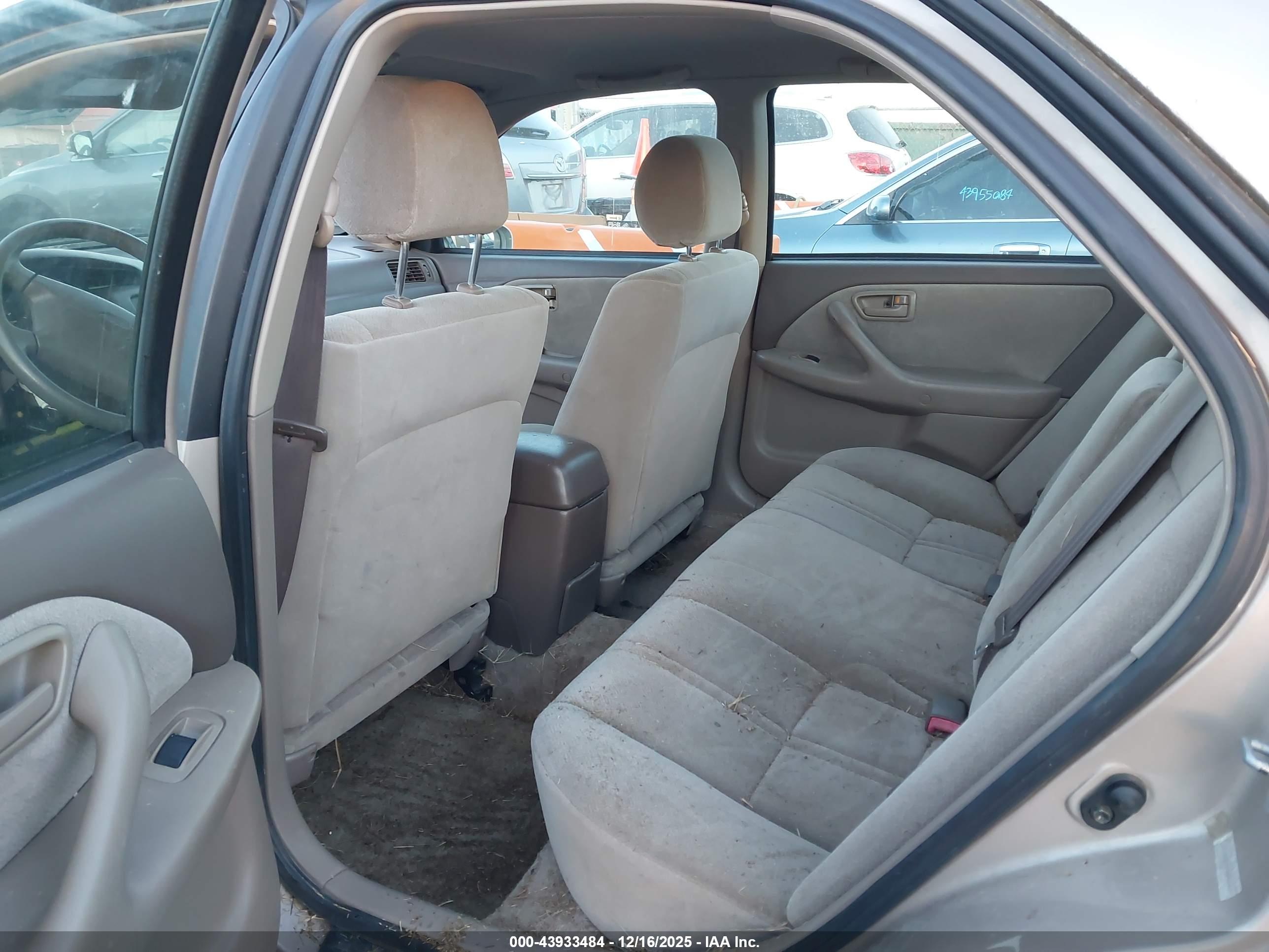 TOYOTA CAMRY image 8