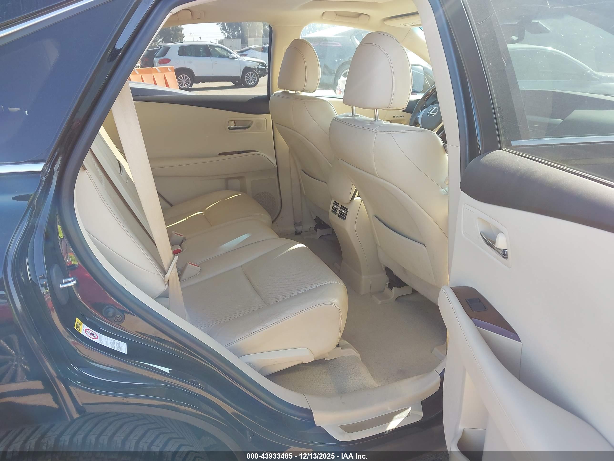 LEXUS RX image 8