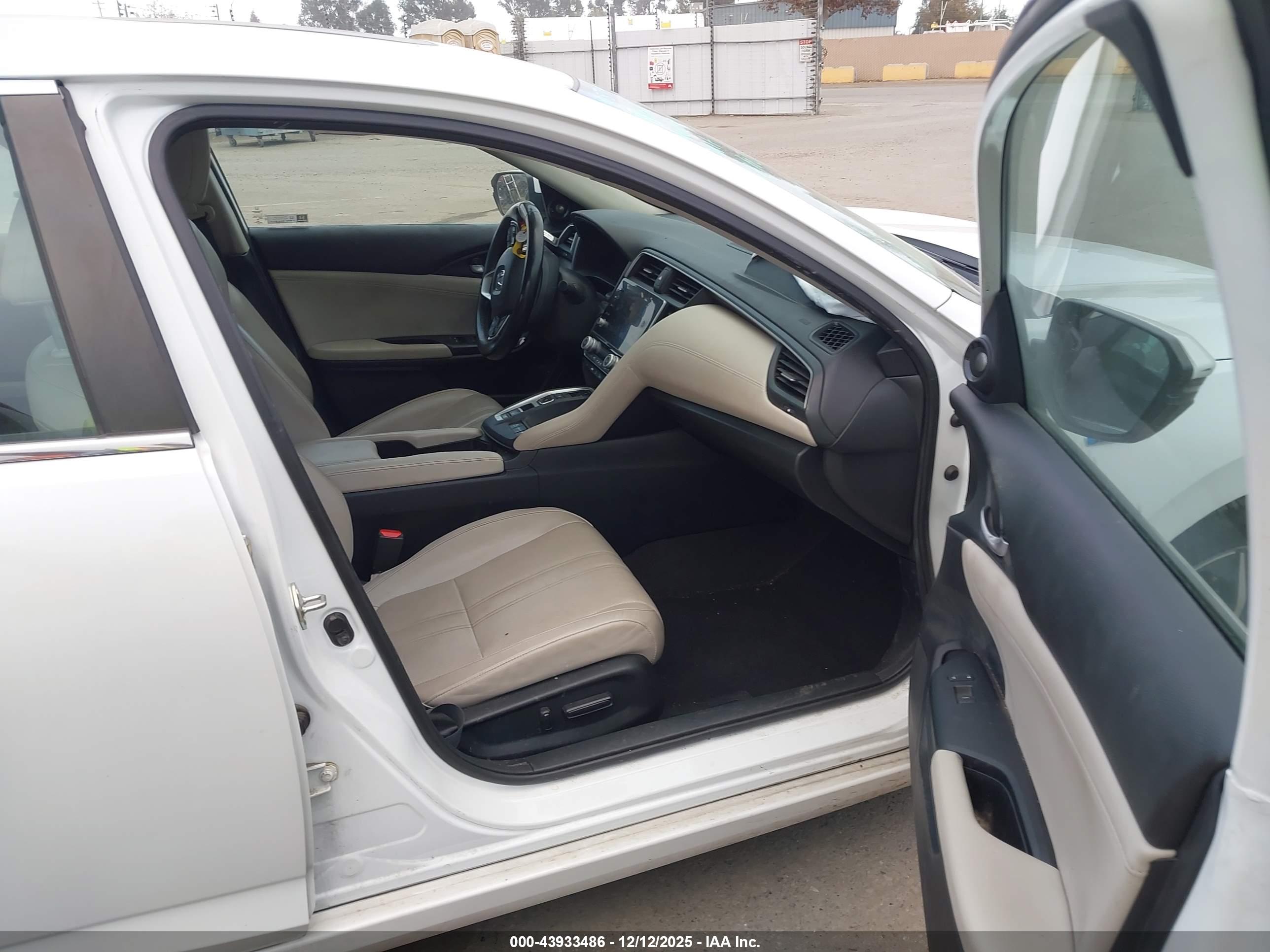 HONDA INSIGHT image 5