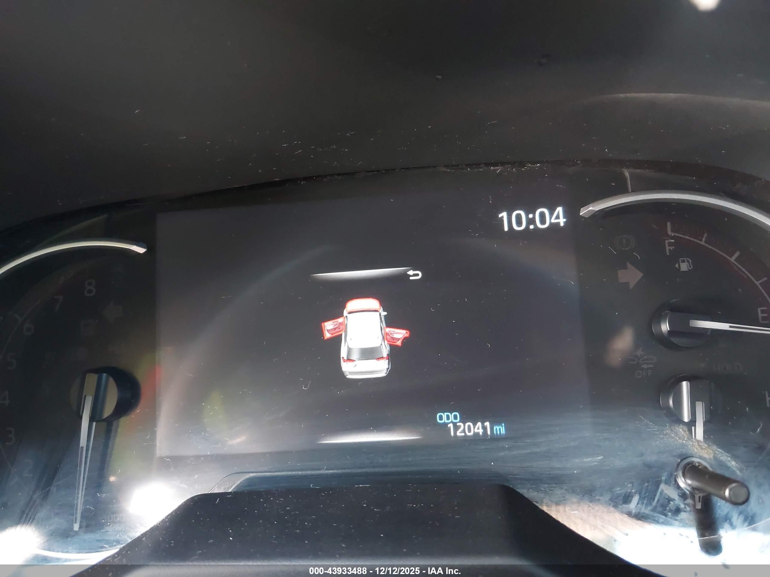 TOYOTA RAV4 image 7