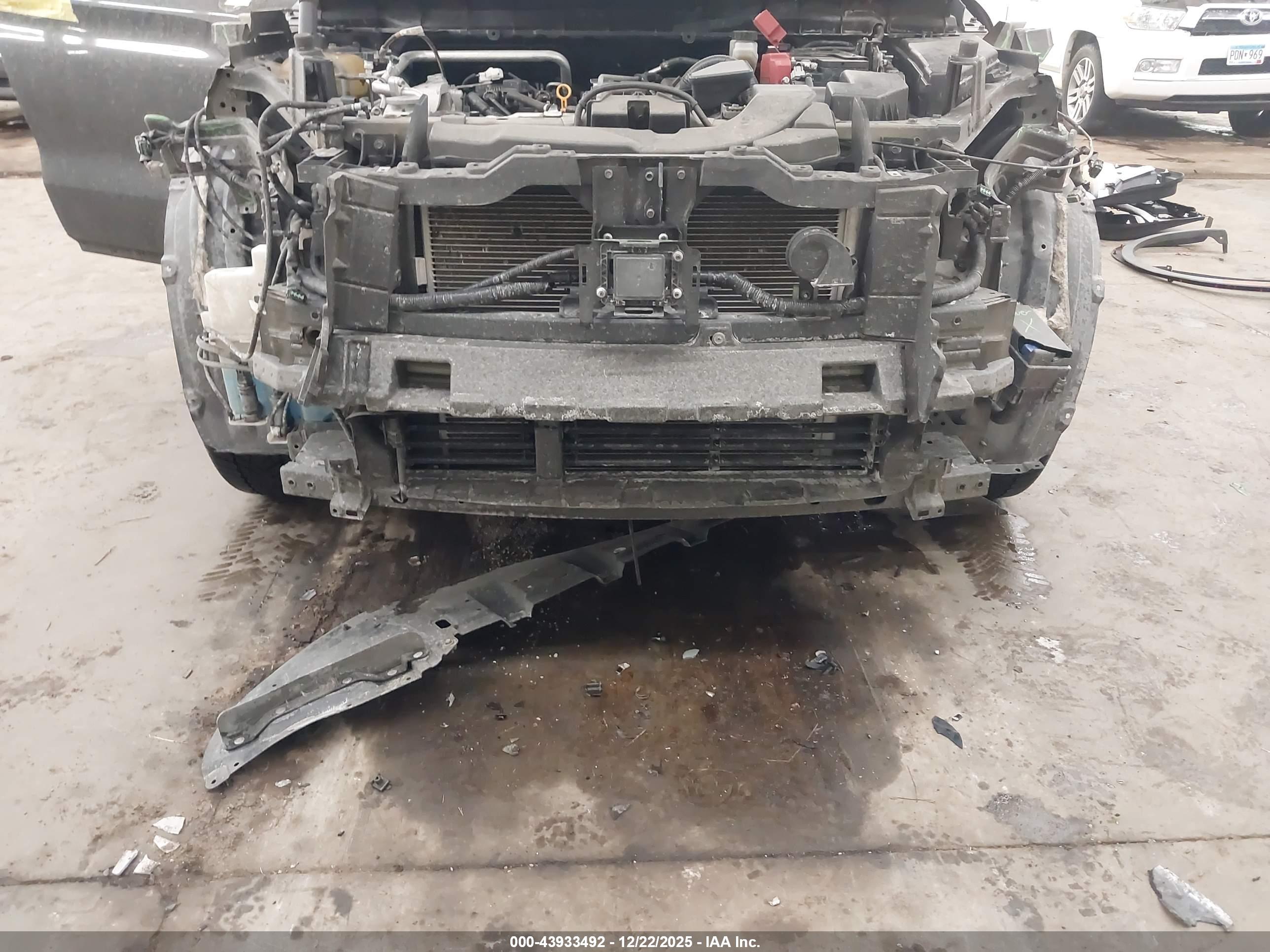 MITSUBISHI OUTLANDER image 6