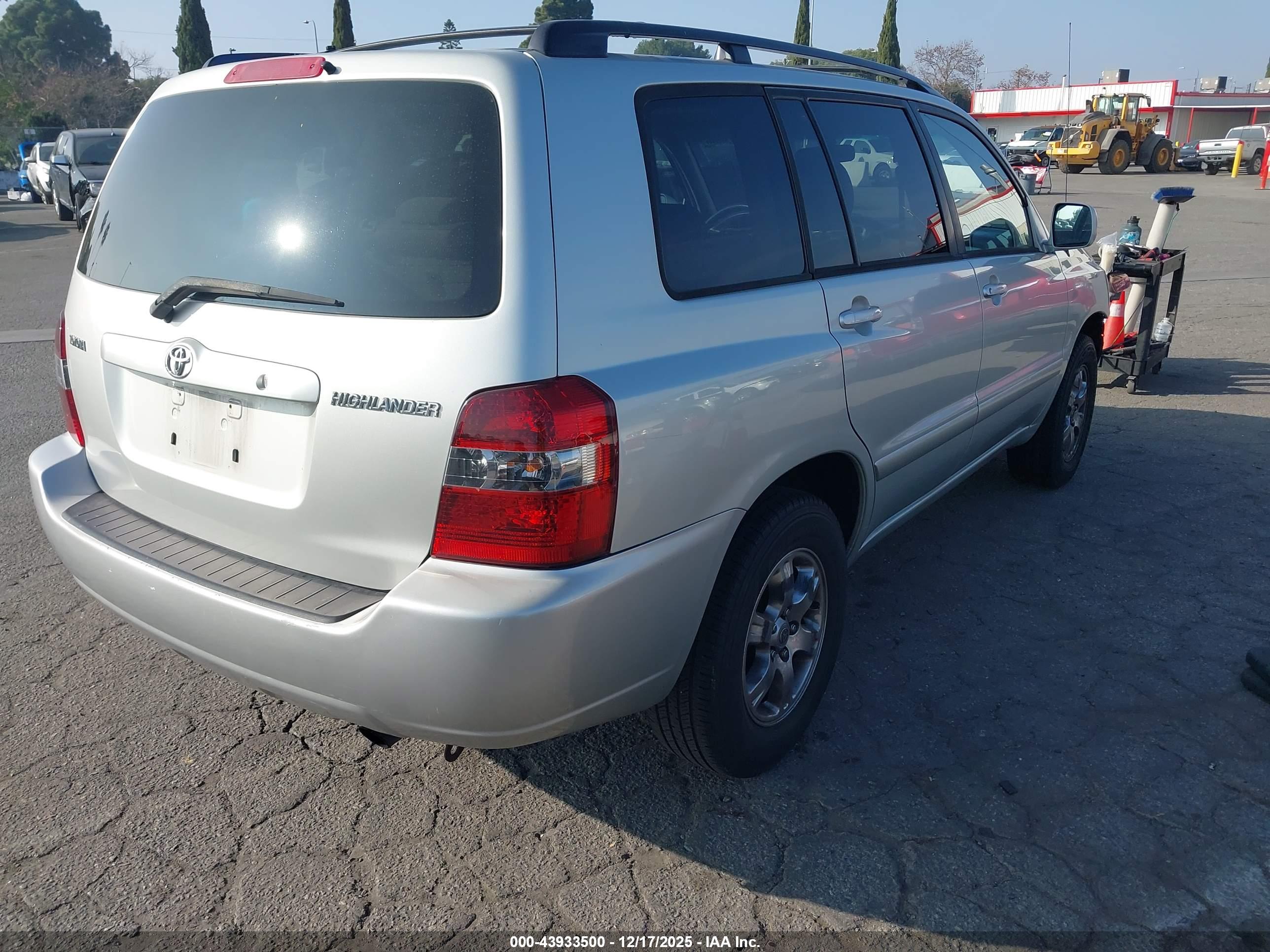 TOYOTA HIGHLANDER image 4