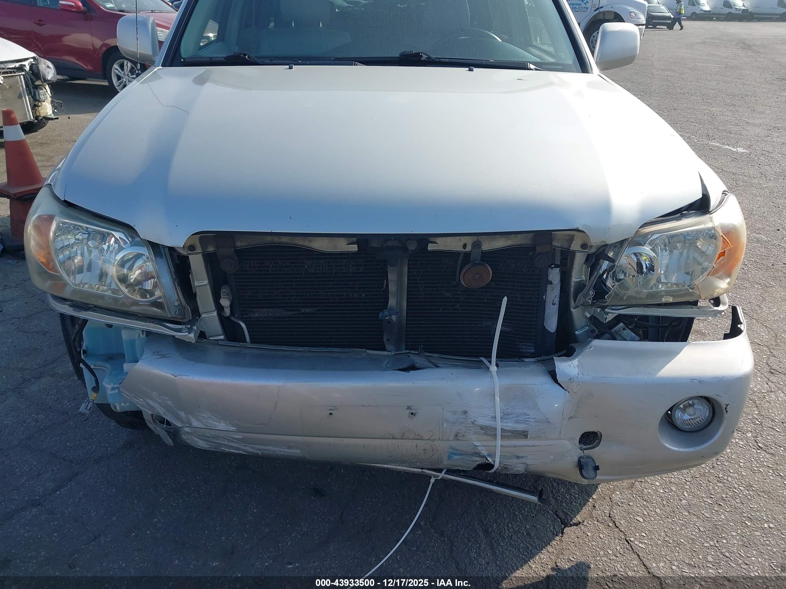 TOYOTA HIGHLANDER image 6