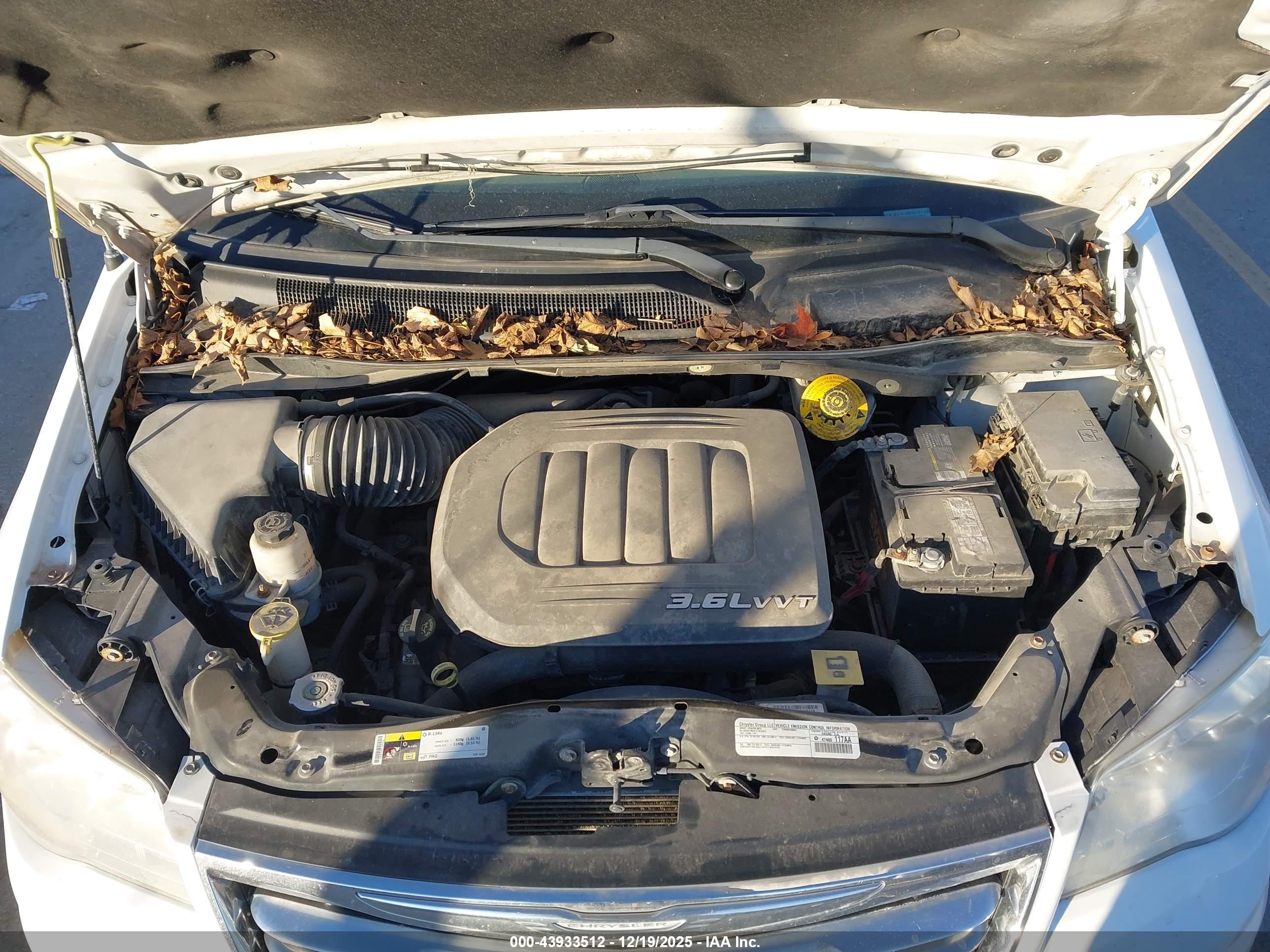 CHRYSLER TOWN image 10