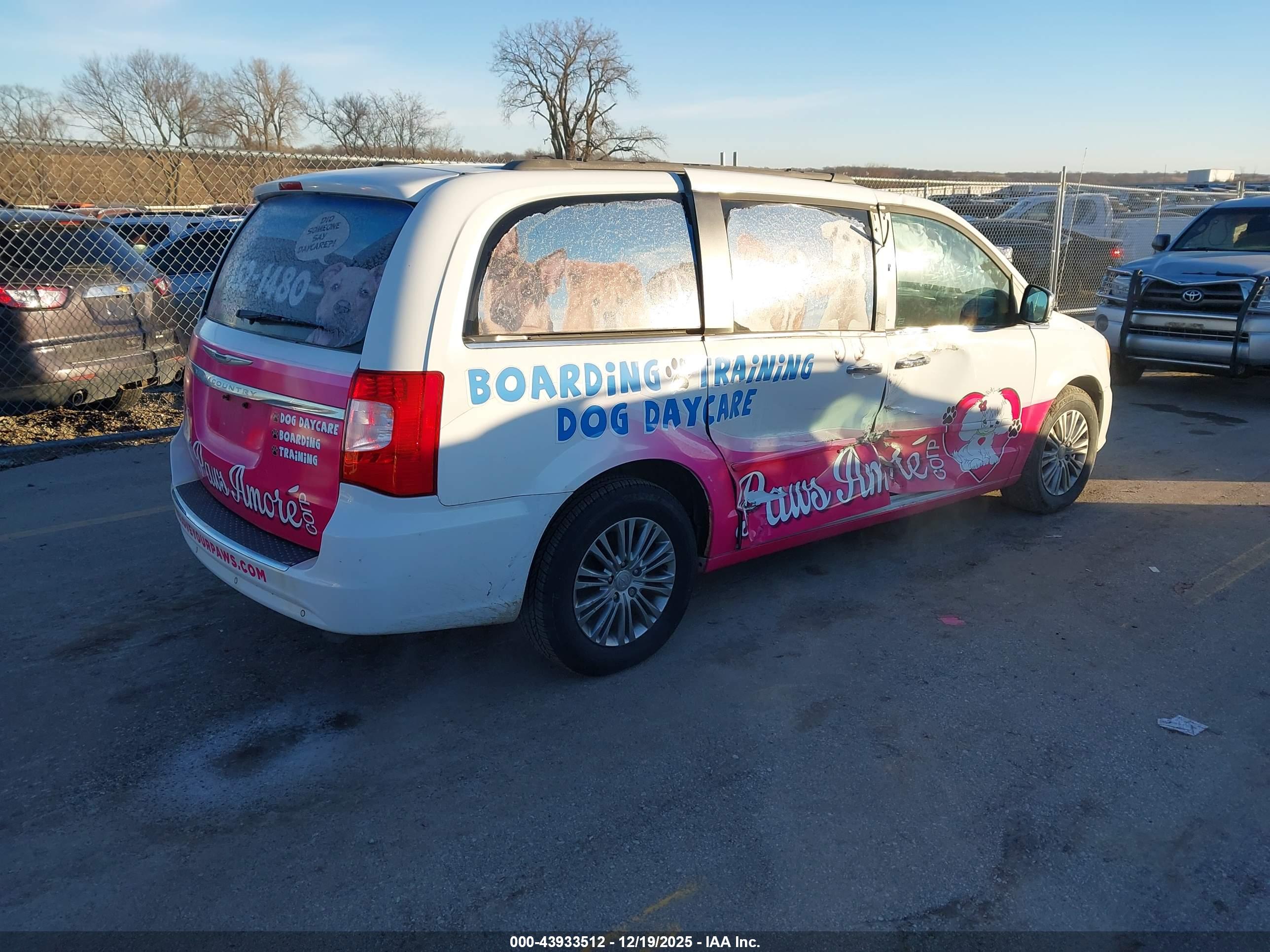 CHRYSLER TOWN image 4