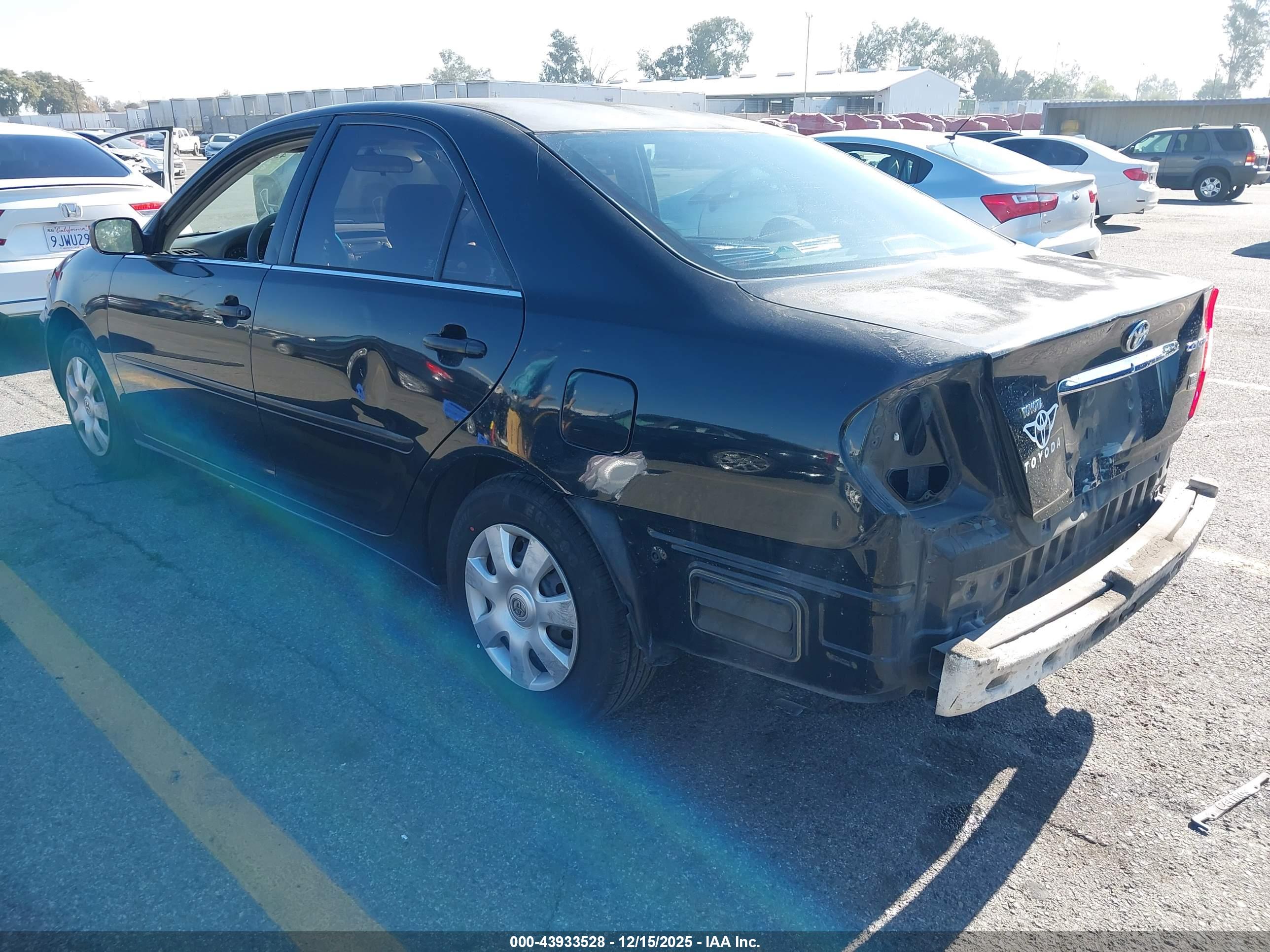 TOYOTA CAMRY image 3