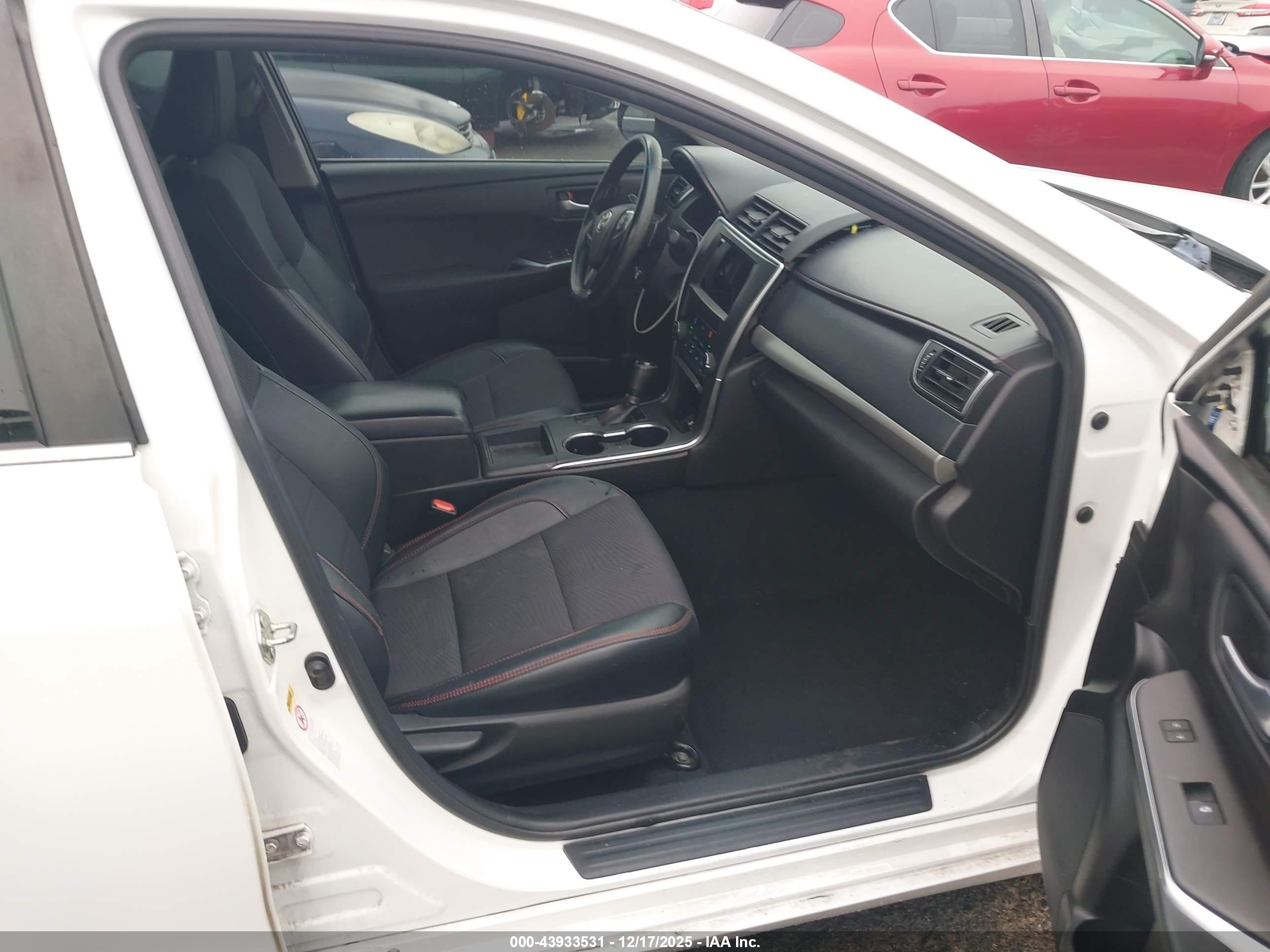 TOYOTA CAMRY image 5