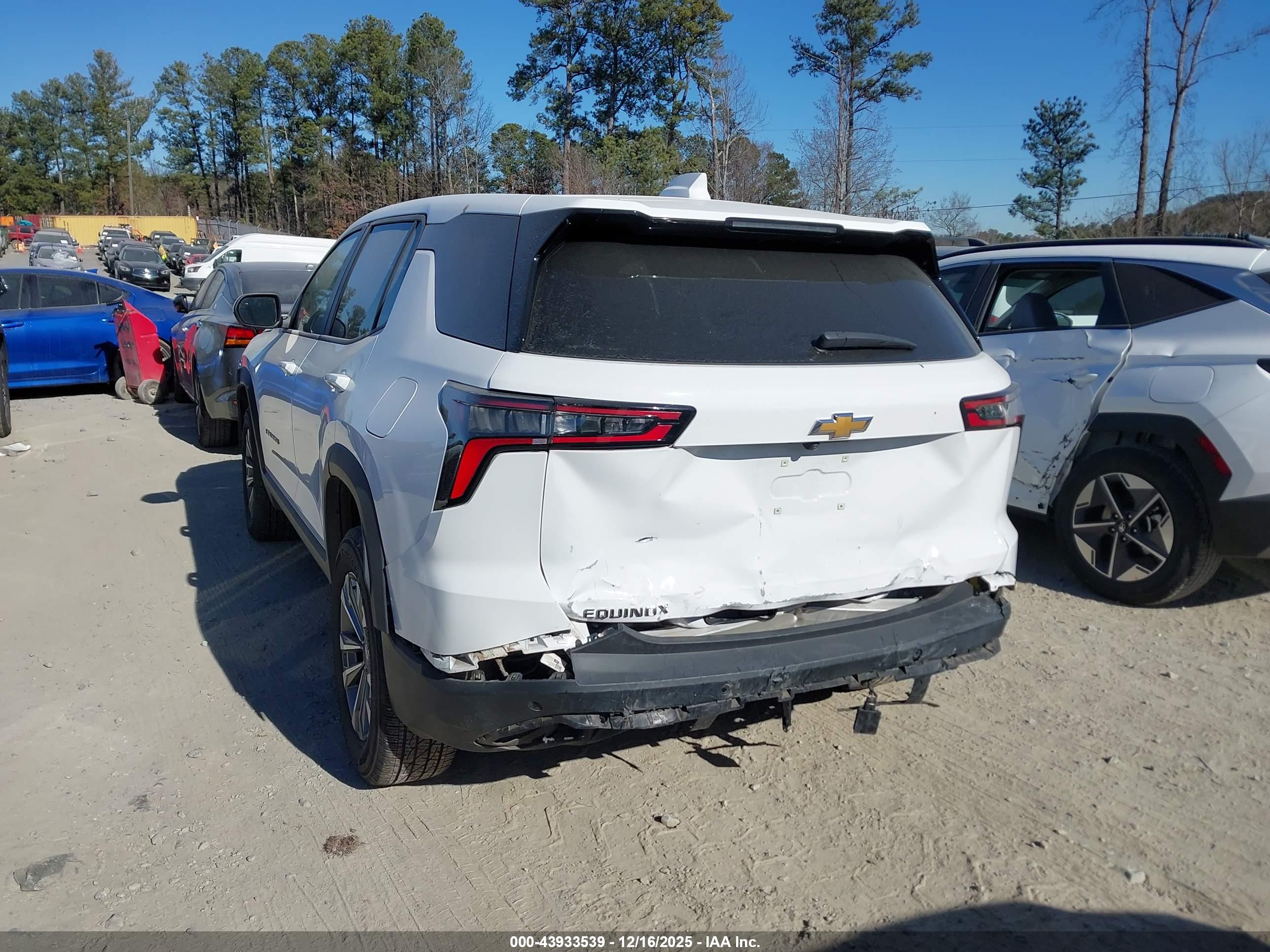 CHEVROLET EQUINOX image 3