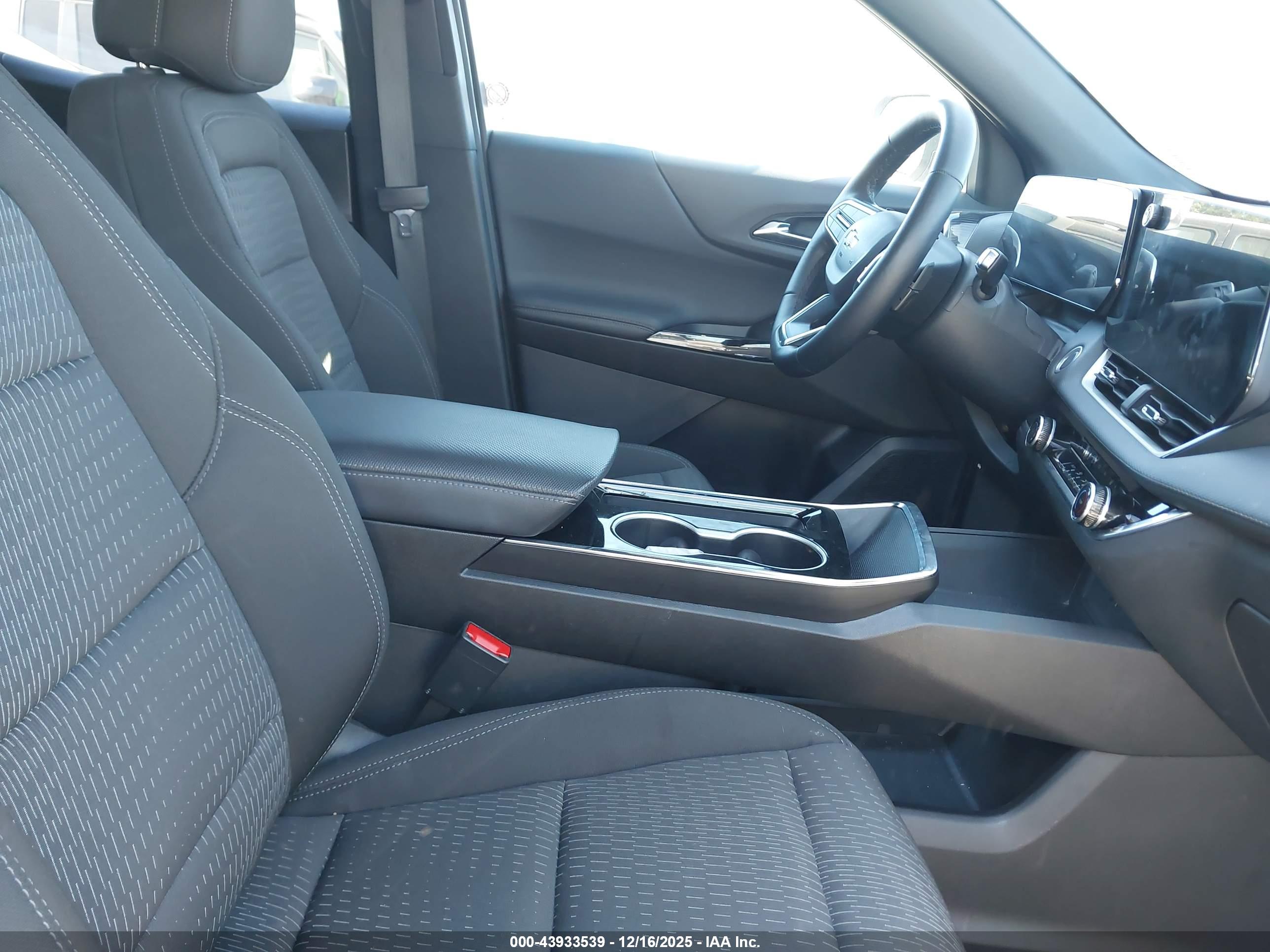 CHEVROLET EQUINOX image 5