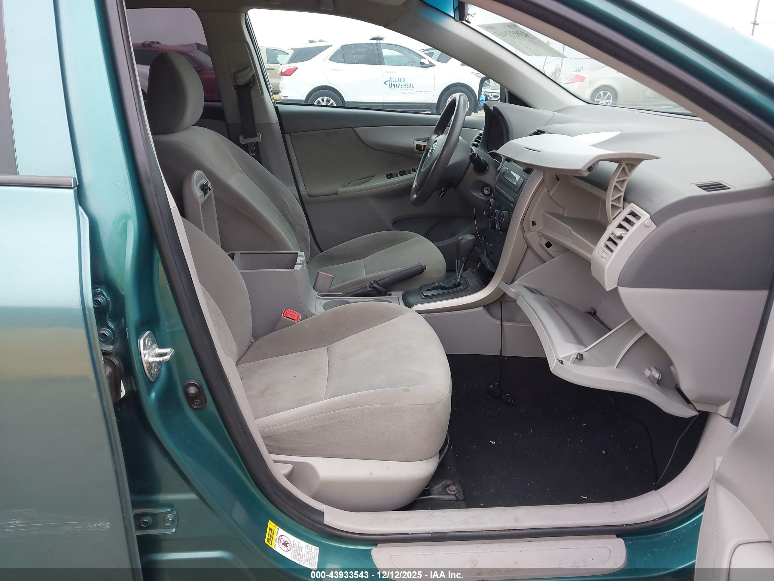 TOYOTA COROLLA image 5