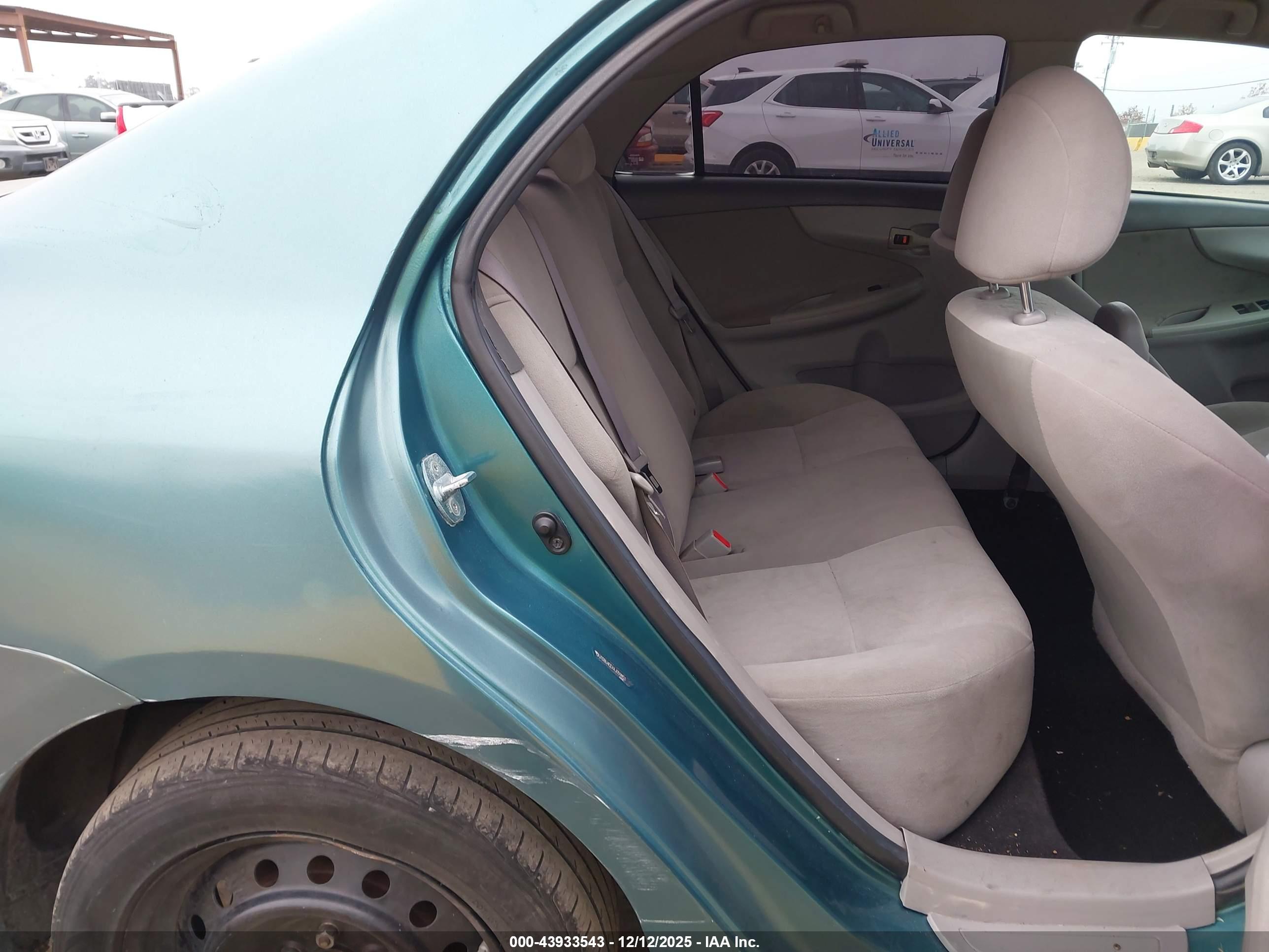 TOYOTA COROLLA image 8