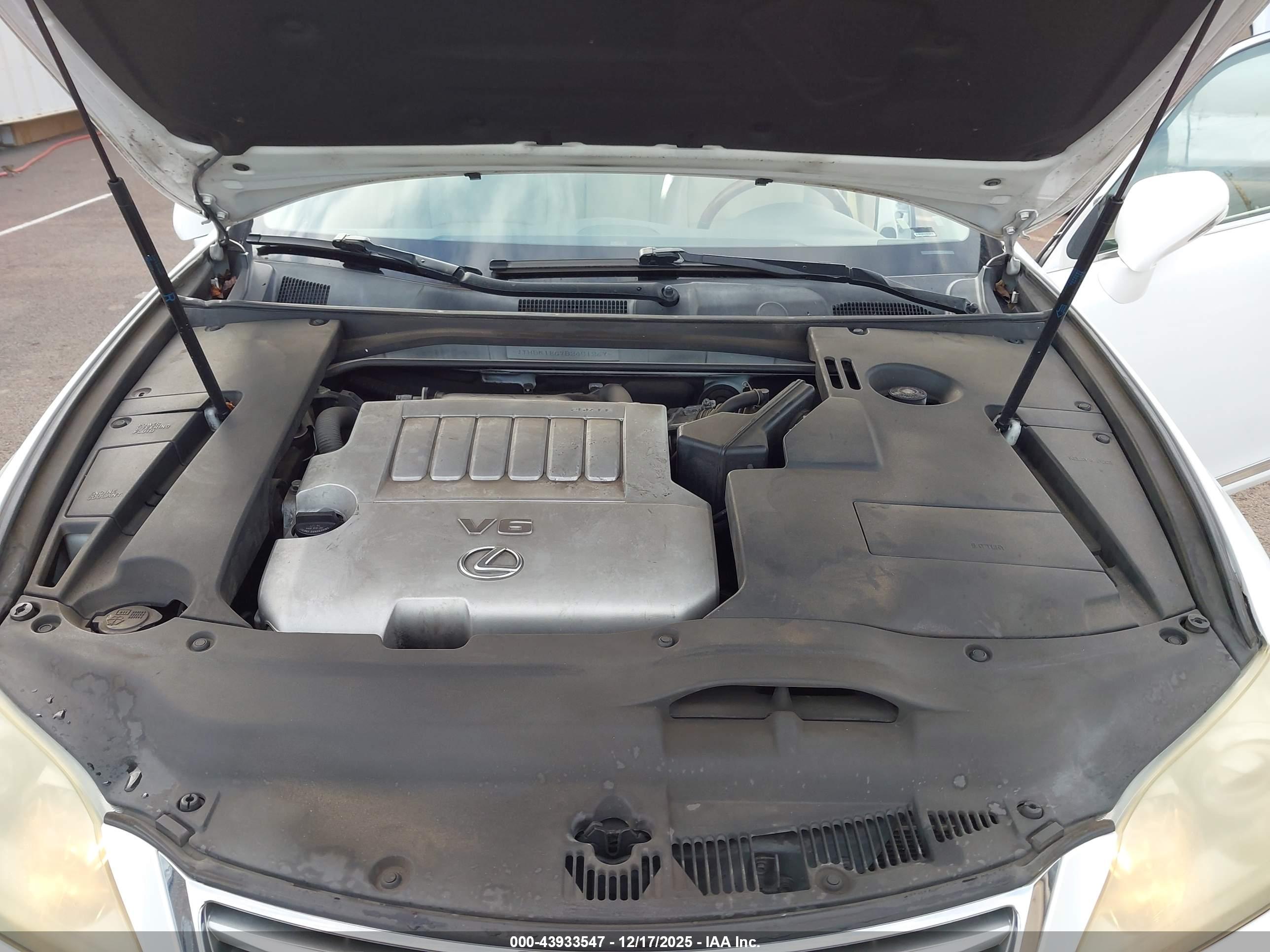 LEXUS ES image 10