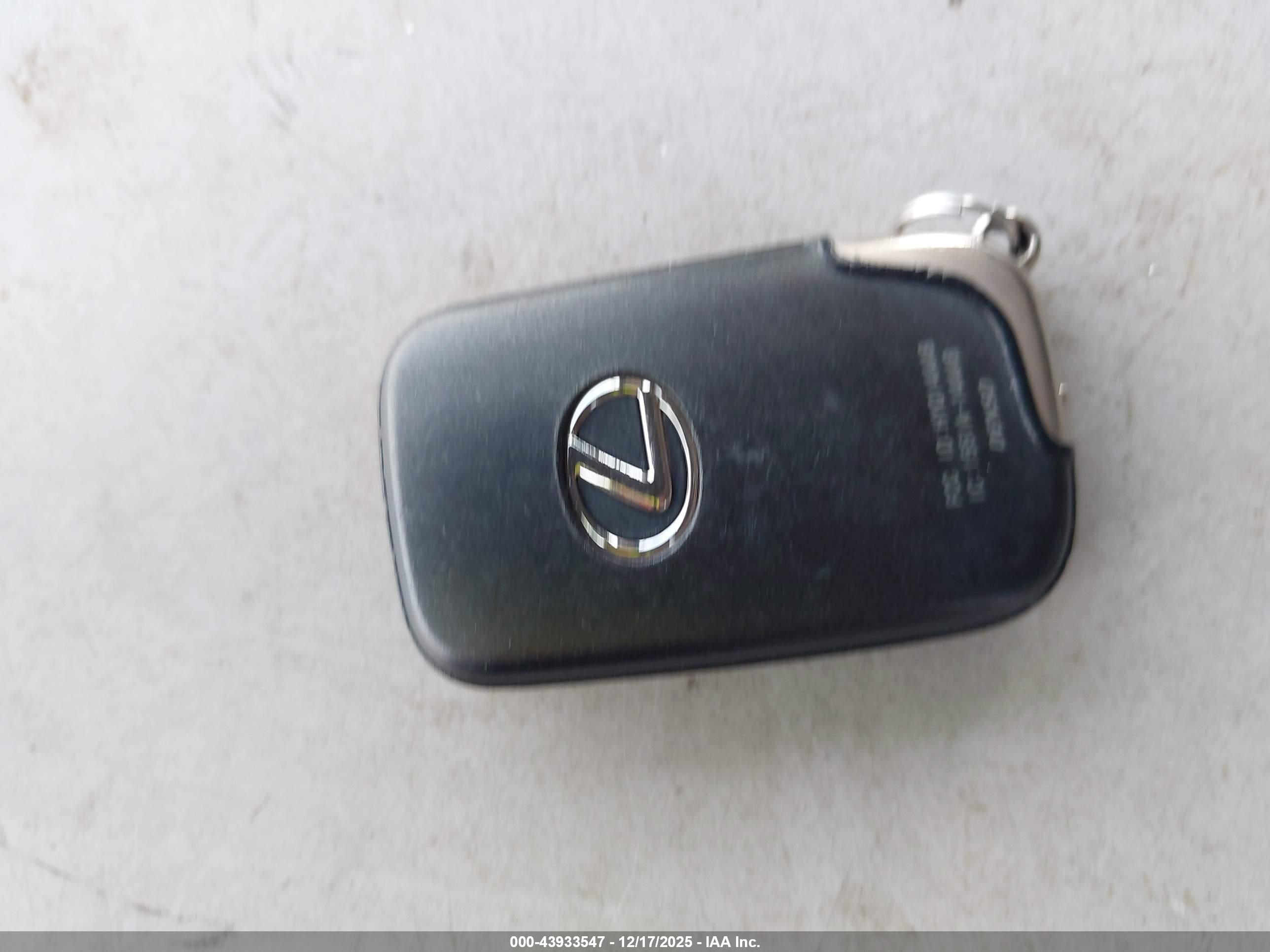 LEXUS ES image 11