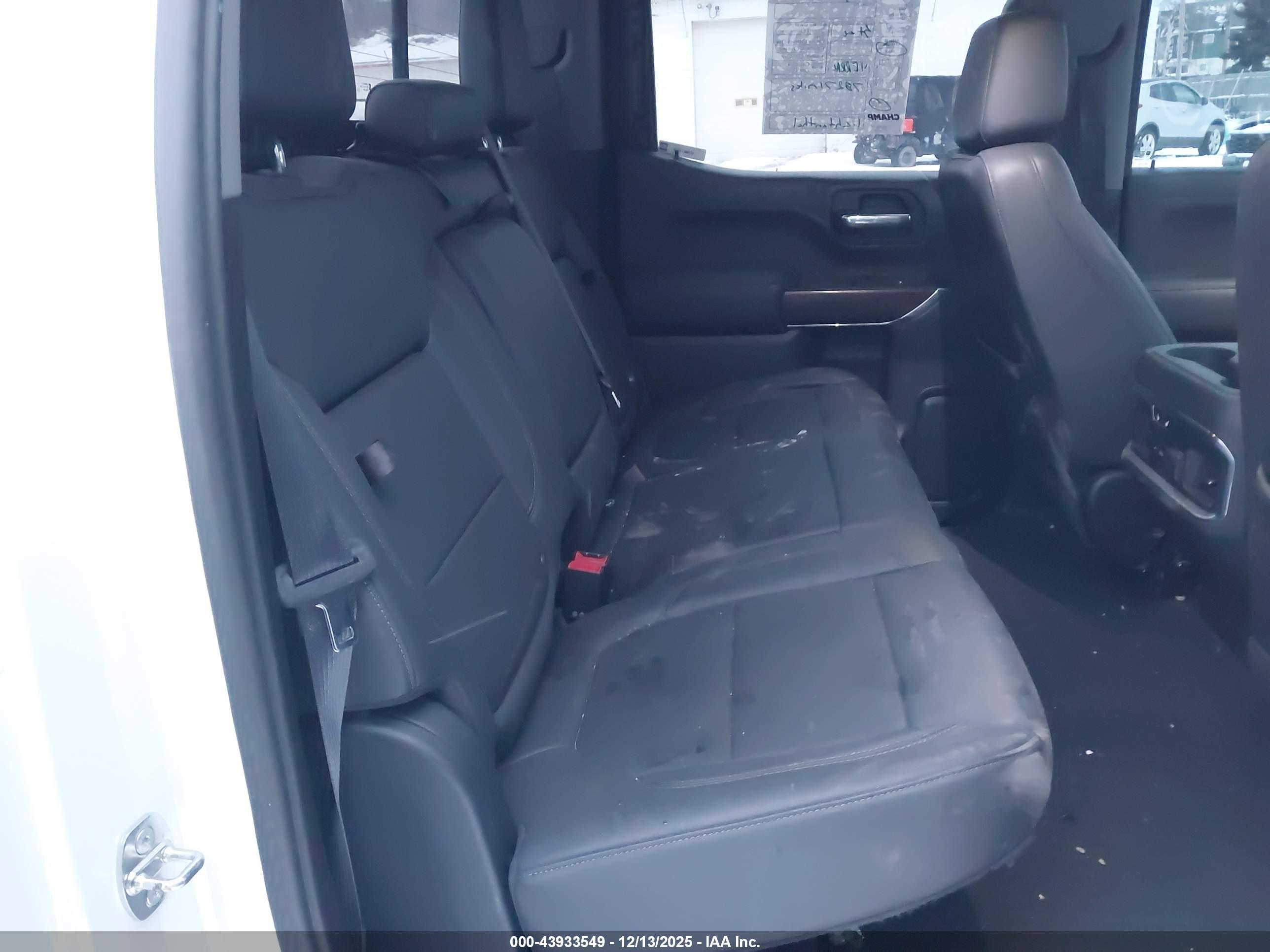 GMC SIERRA image 8