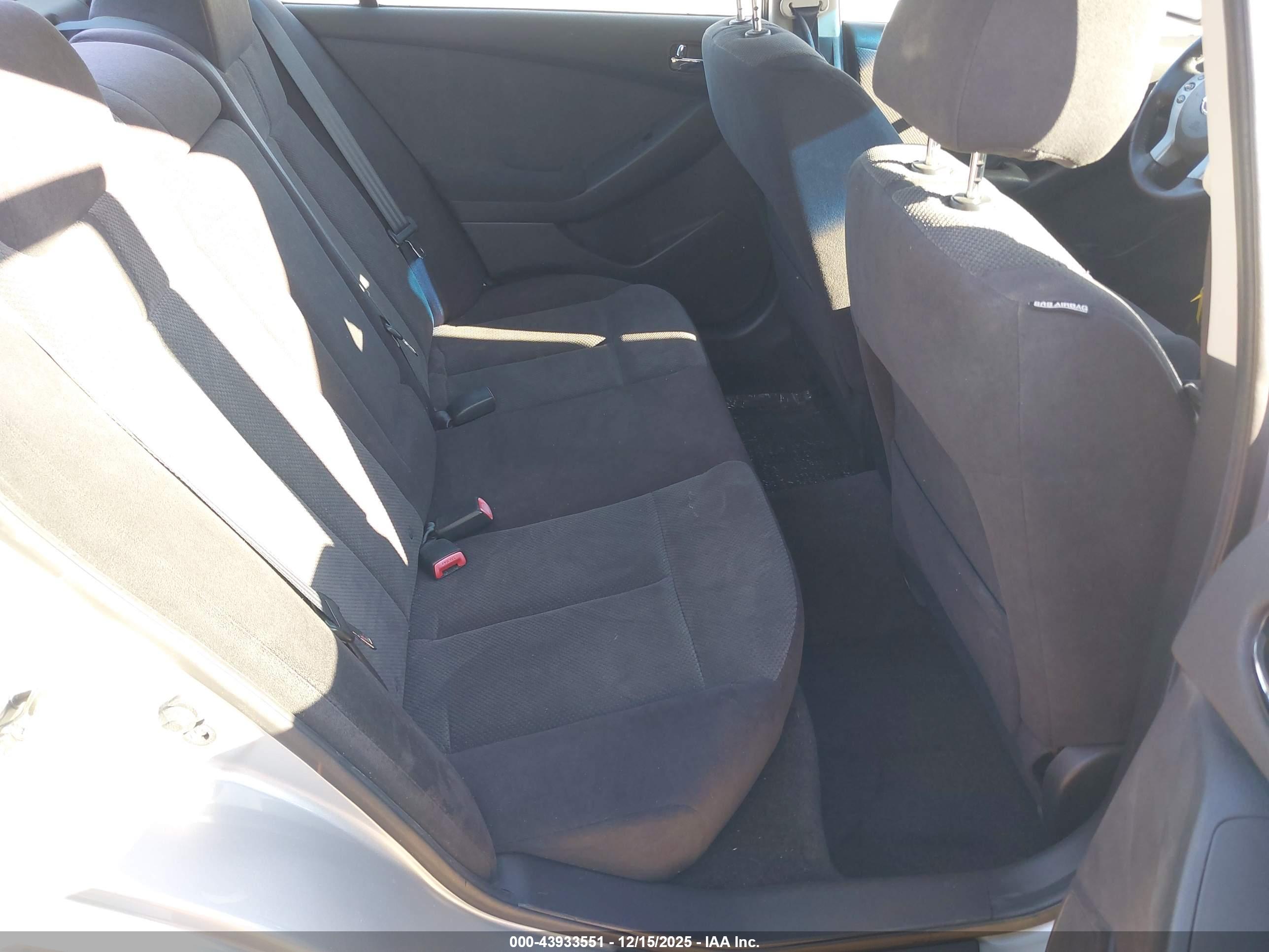 NISSAN ALTIMA image 8