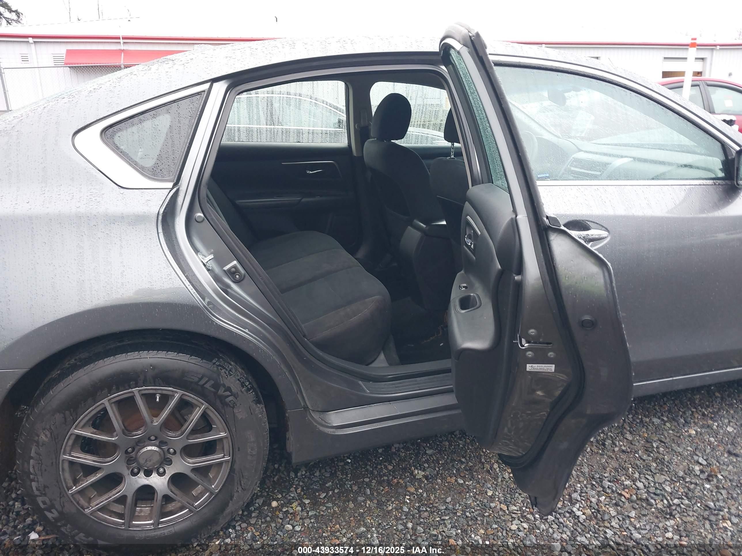 NISSAN ALTIMA image 8