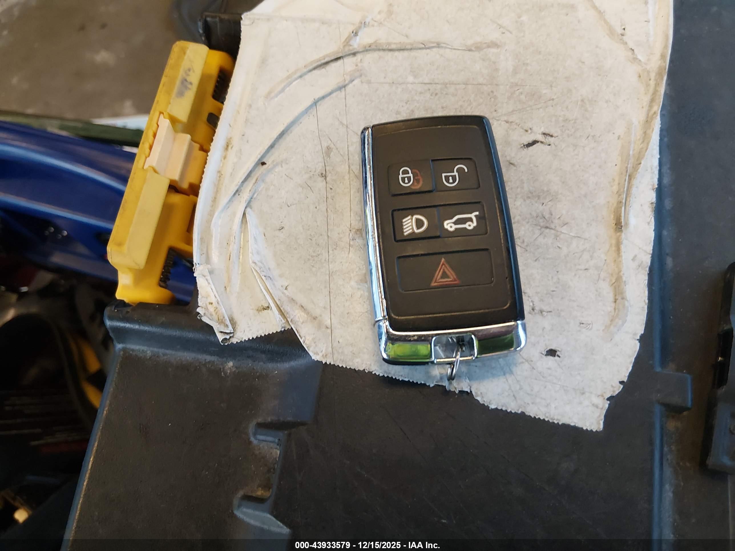 LAND ROVER image 11