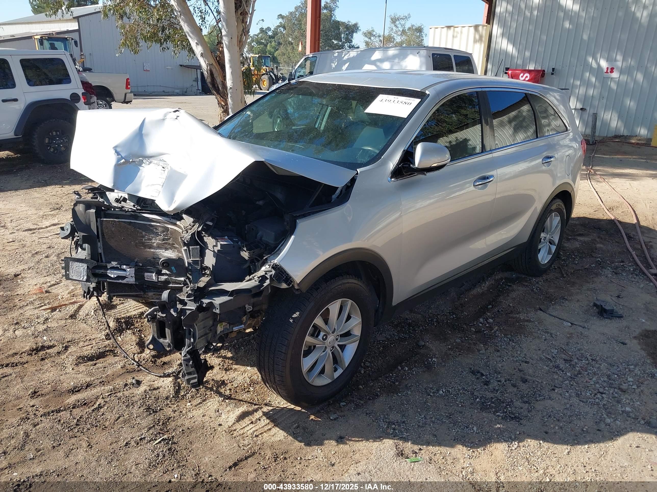 KIA SORENTO image 2