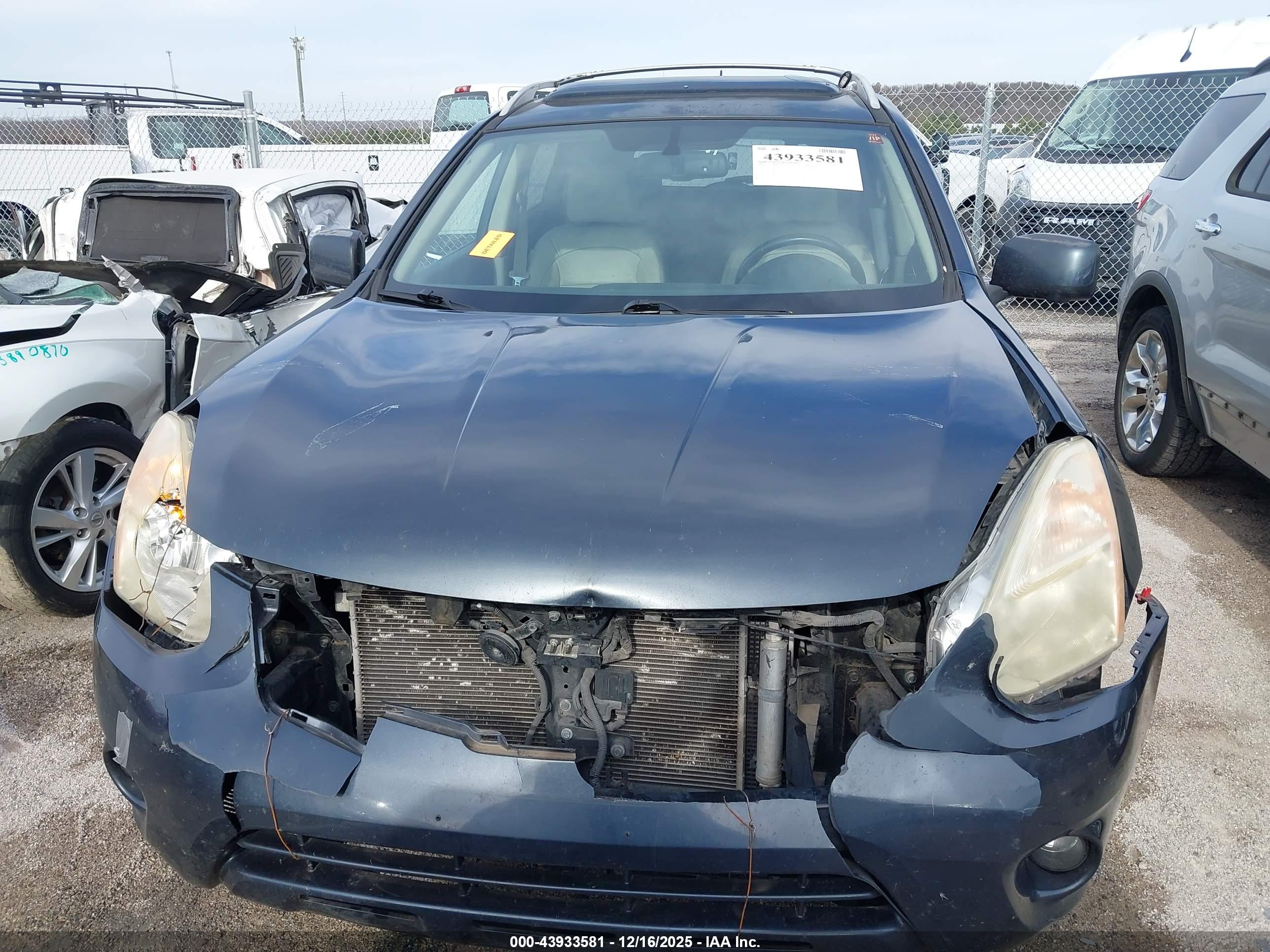 NISSAN ROGUE image 6