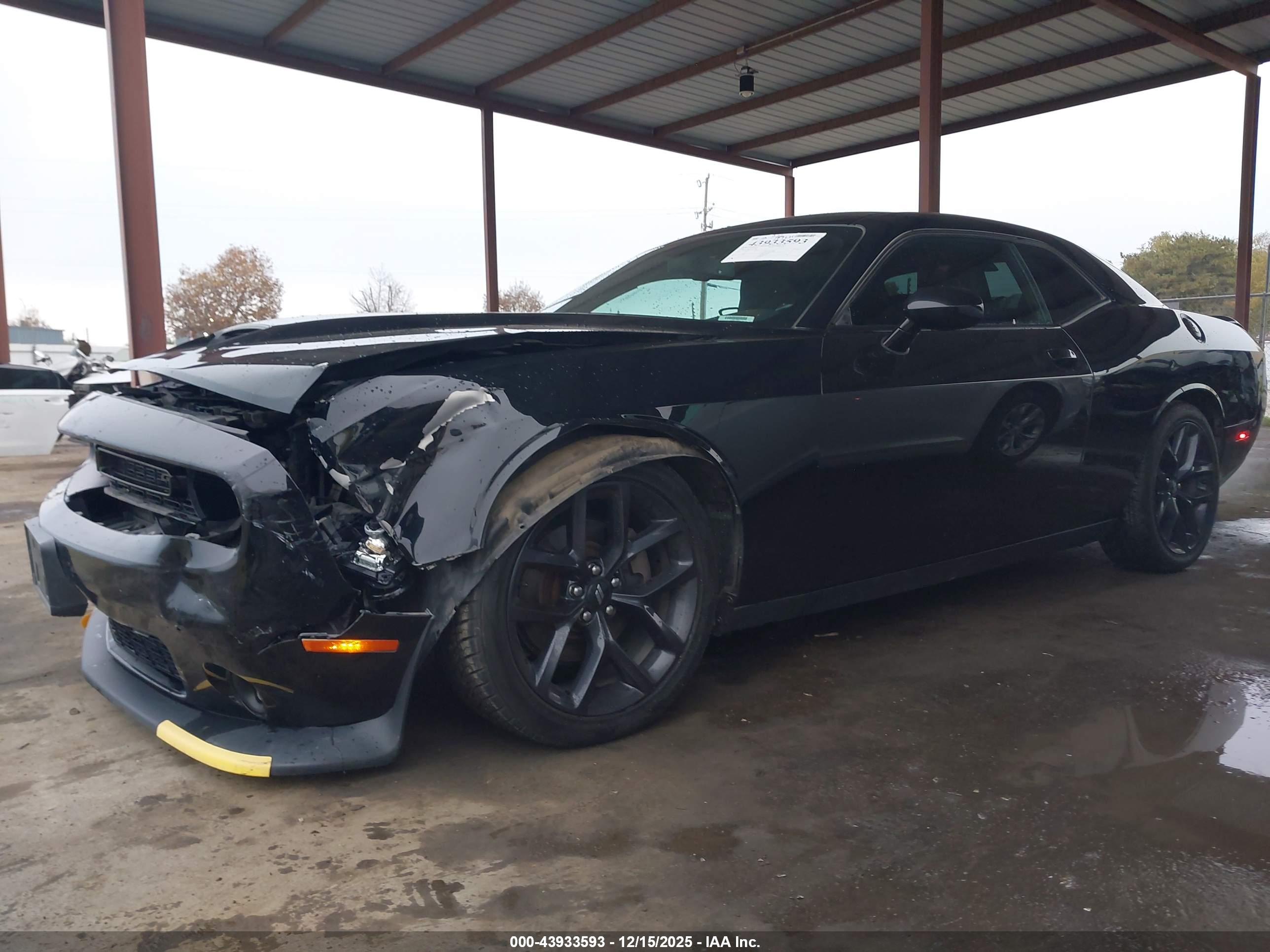 DODGE CHALLENGER image 2
