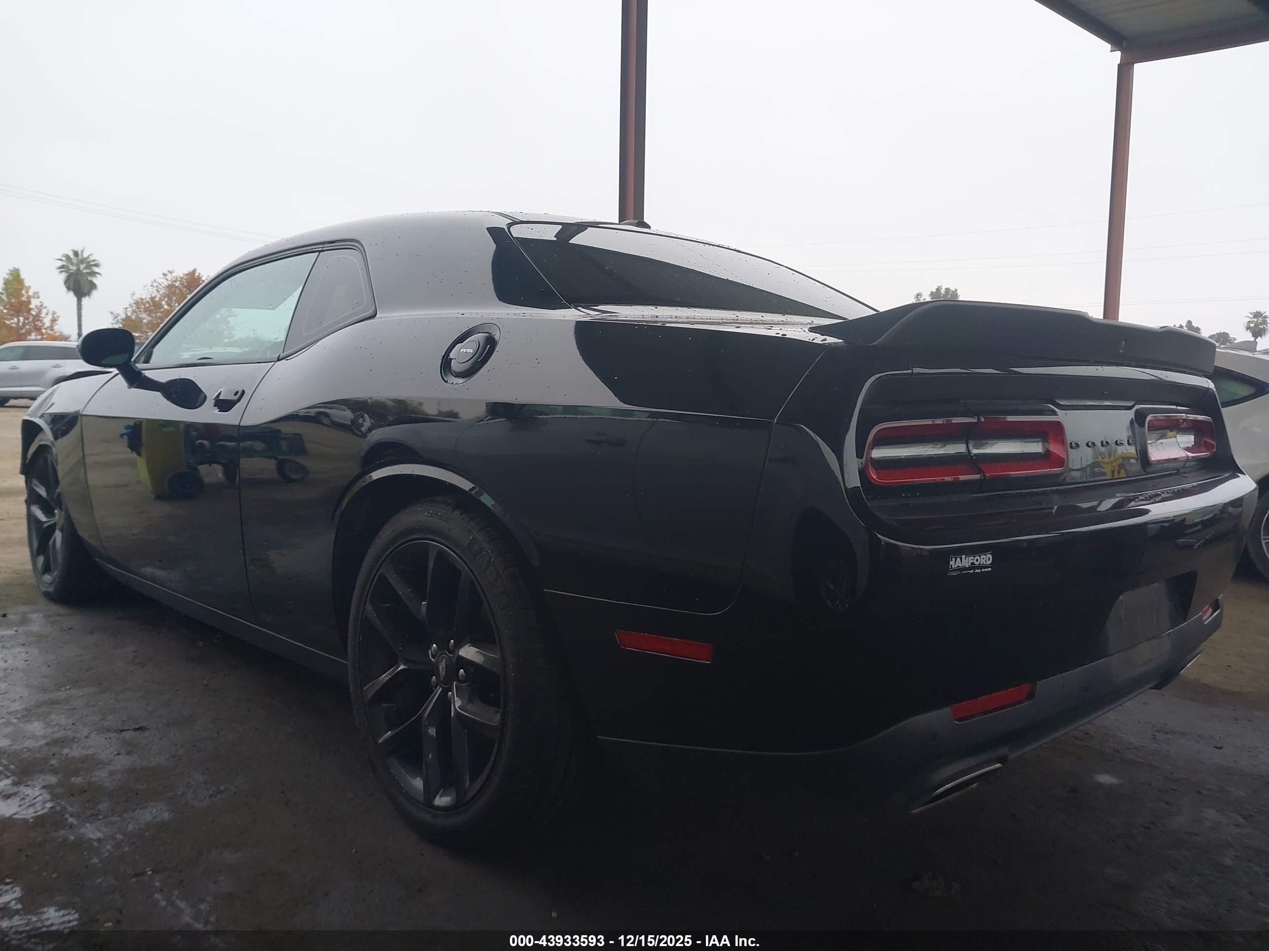 DODGE CHALLENGER image 3