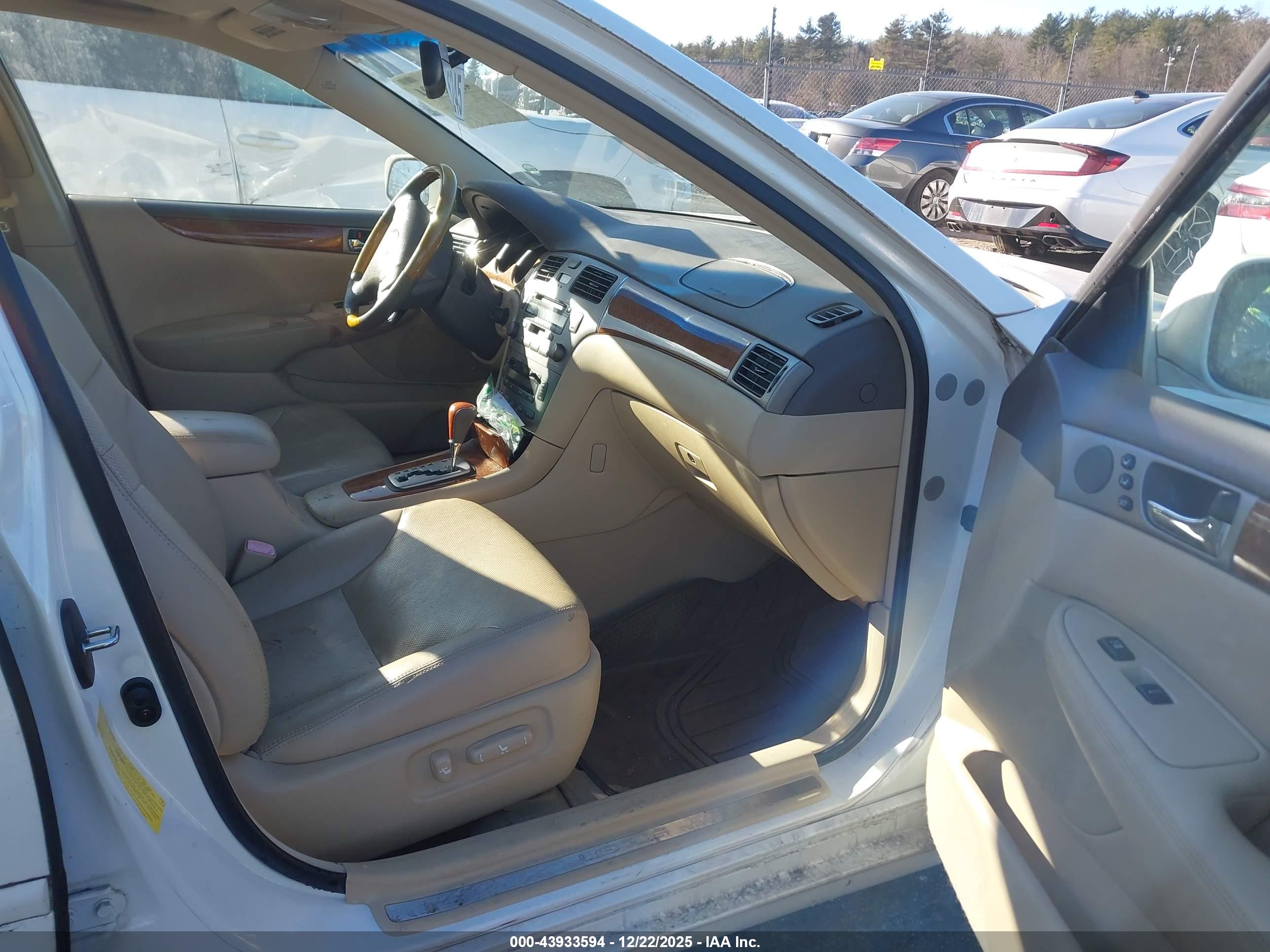 LEXUS ES image 5