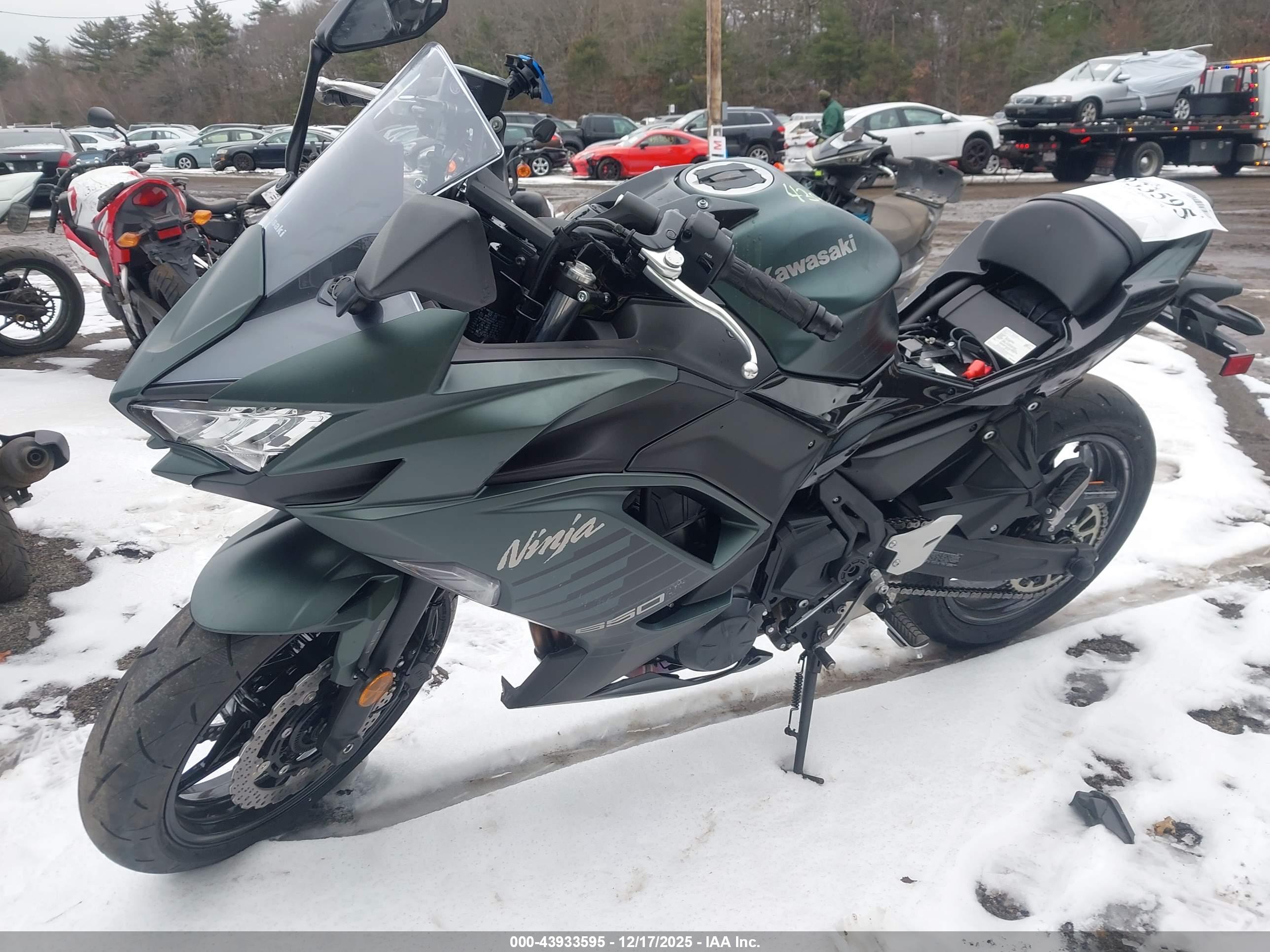 KAWASAKI EX650 image 2