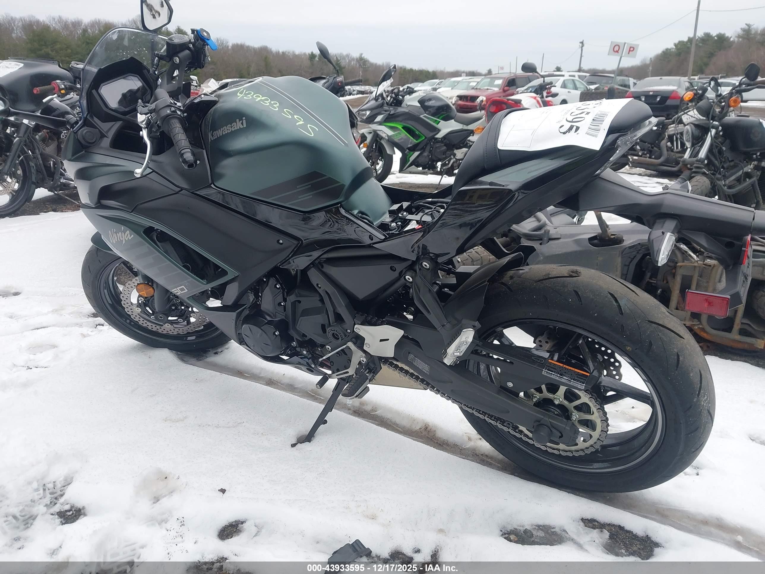 KAWASAKI EX650 image 3