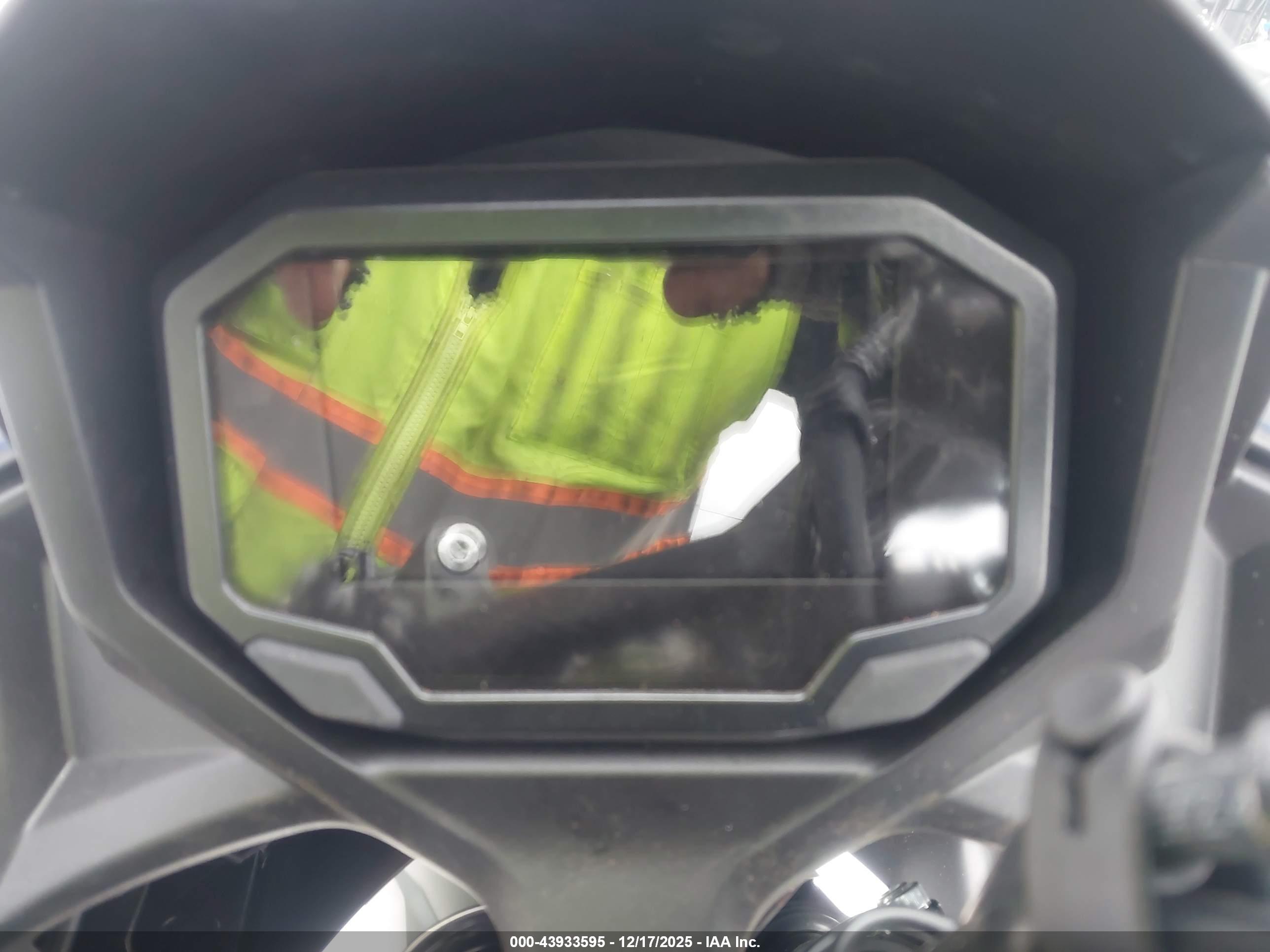 KAWASAKI EX650 image 7